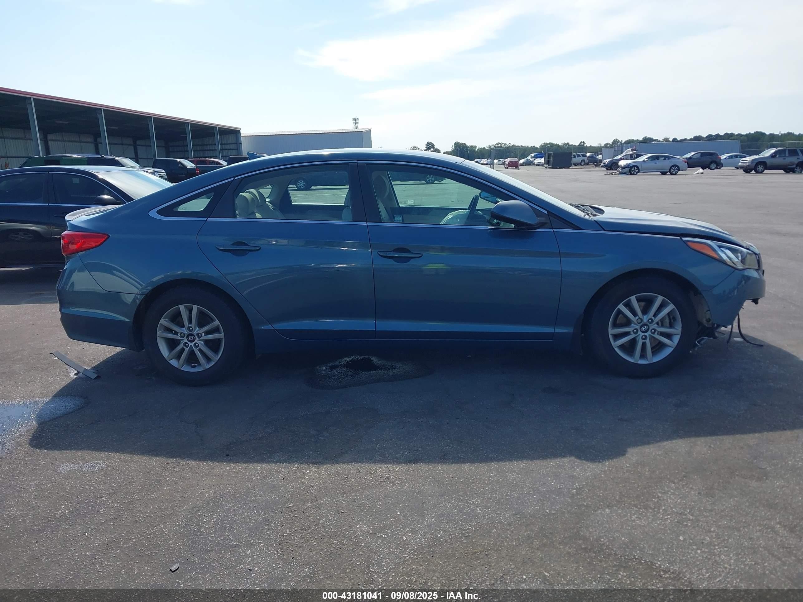 2015 Hyundai Sonata Se Синий vin: 5NPE24AF7FH093640