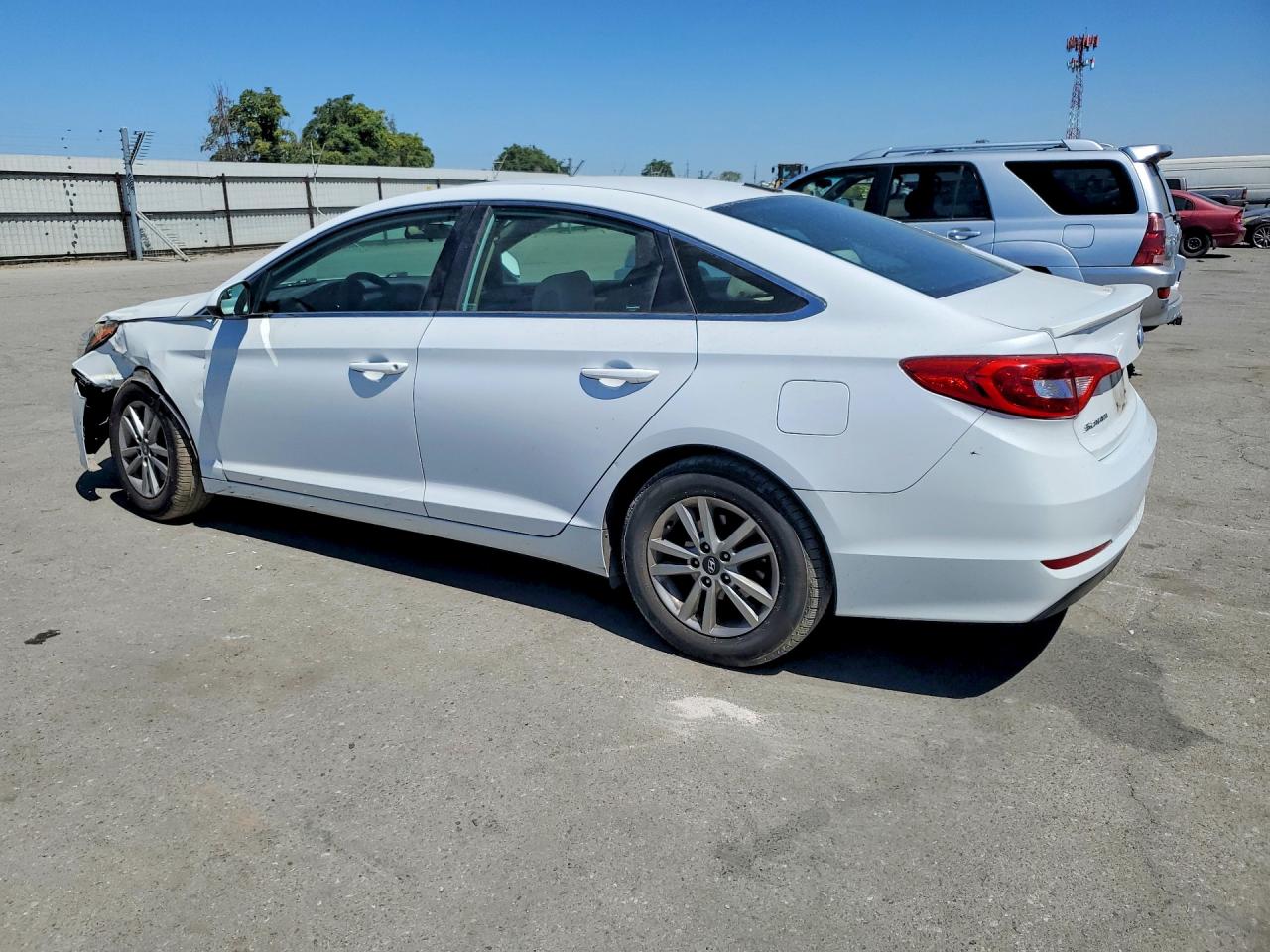2015 Hyundai Sonata Se Белый vin: 5NPE24AF7FH123266