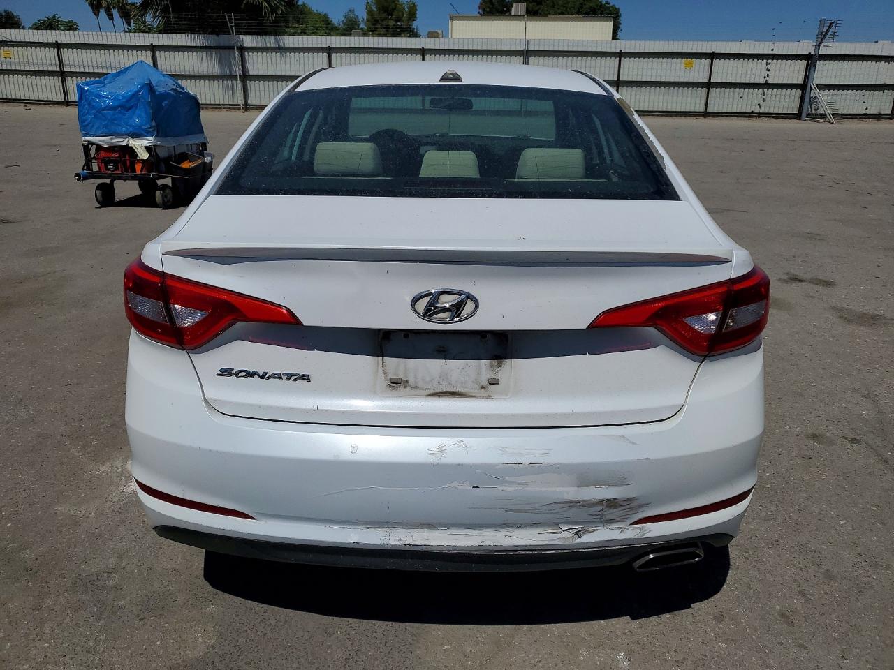 2015 Hyundai Sonata Se Белый vin: 5NPE24AF7FH123266