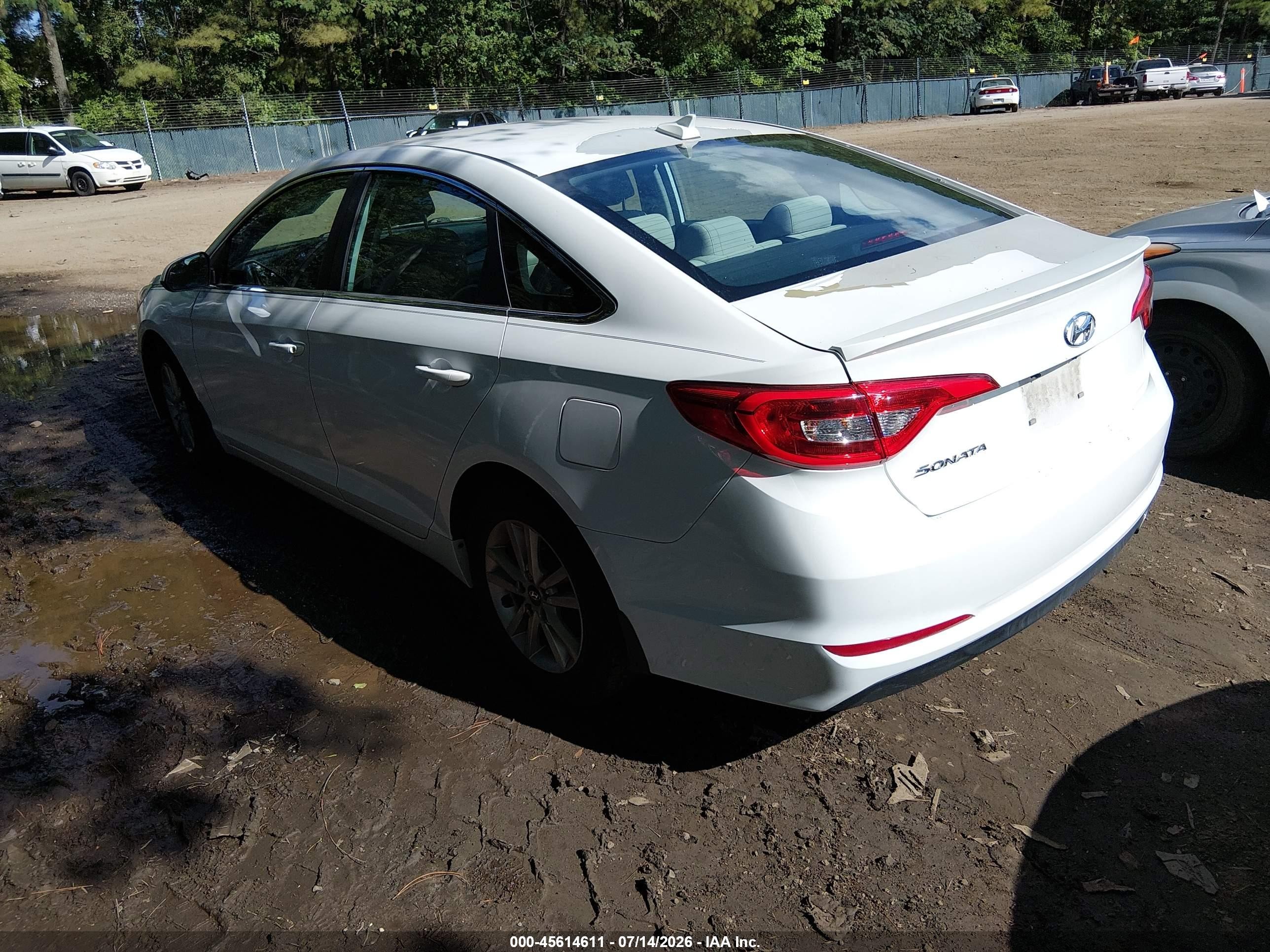 2015 Hyundai Sonata Se Белый vin: 5NPE24AF7FH161628