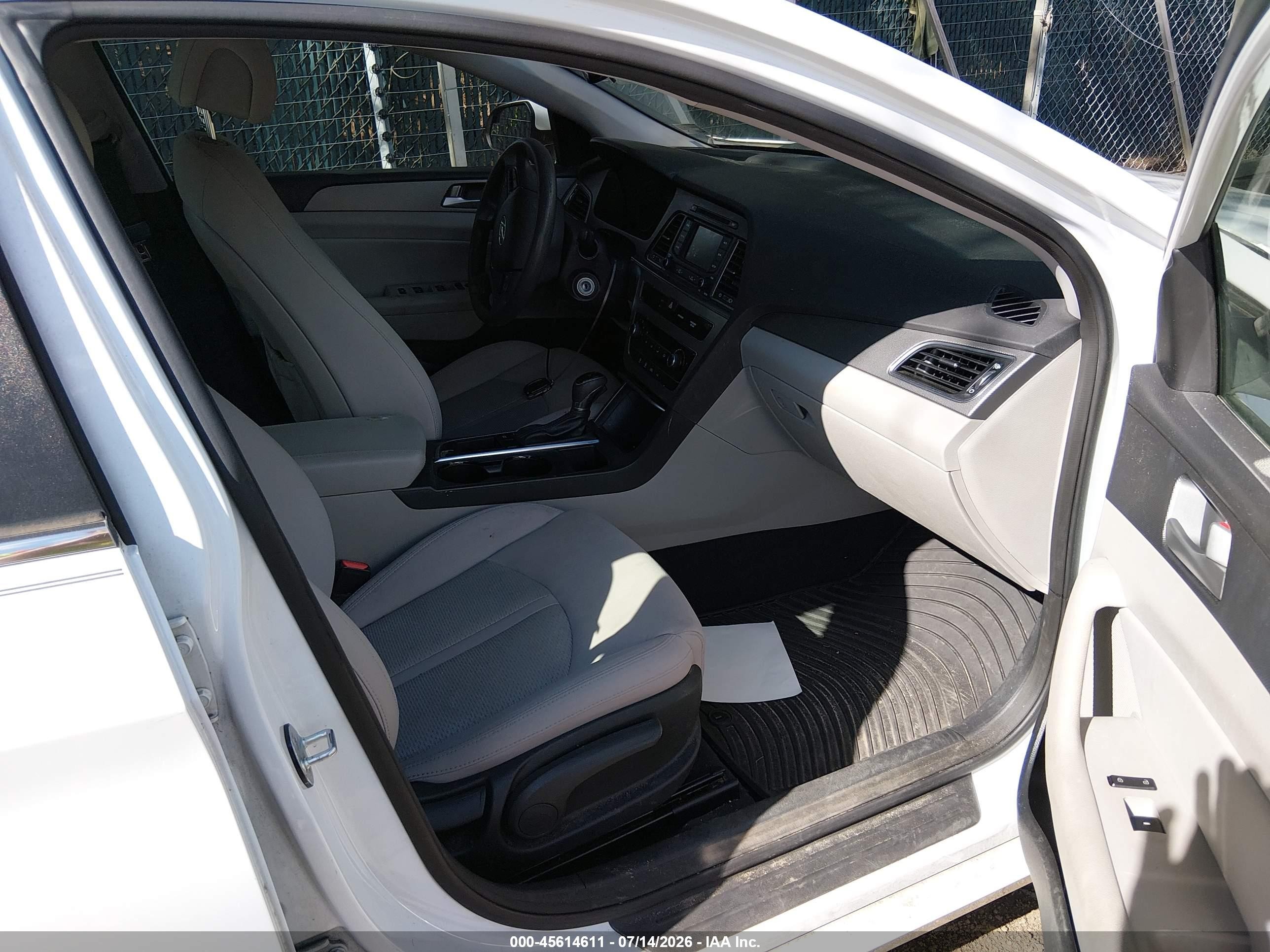 2015 Hyundai Sonata Se Белый vin: 5NPE24AF7FH161628