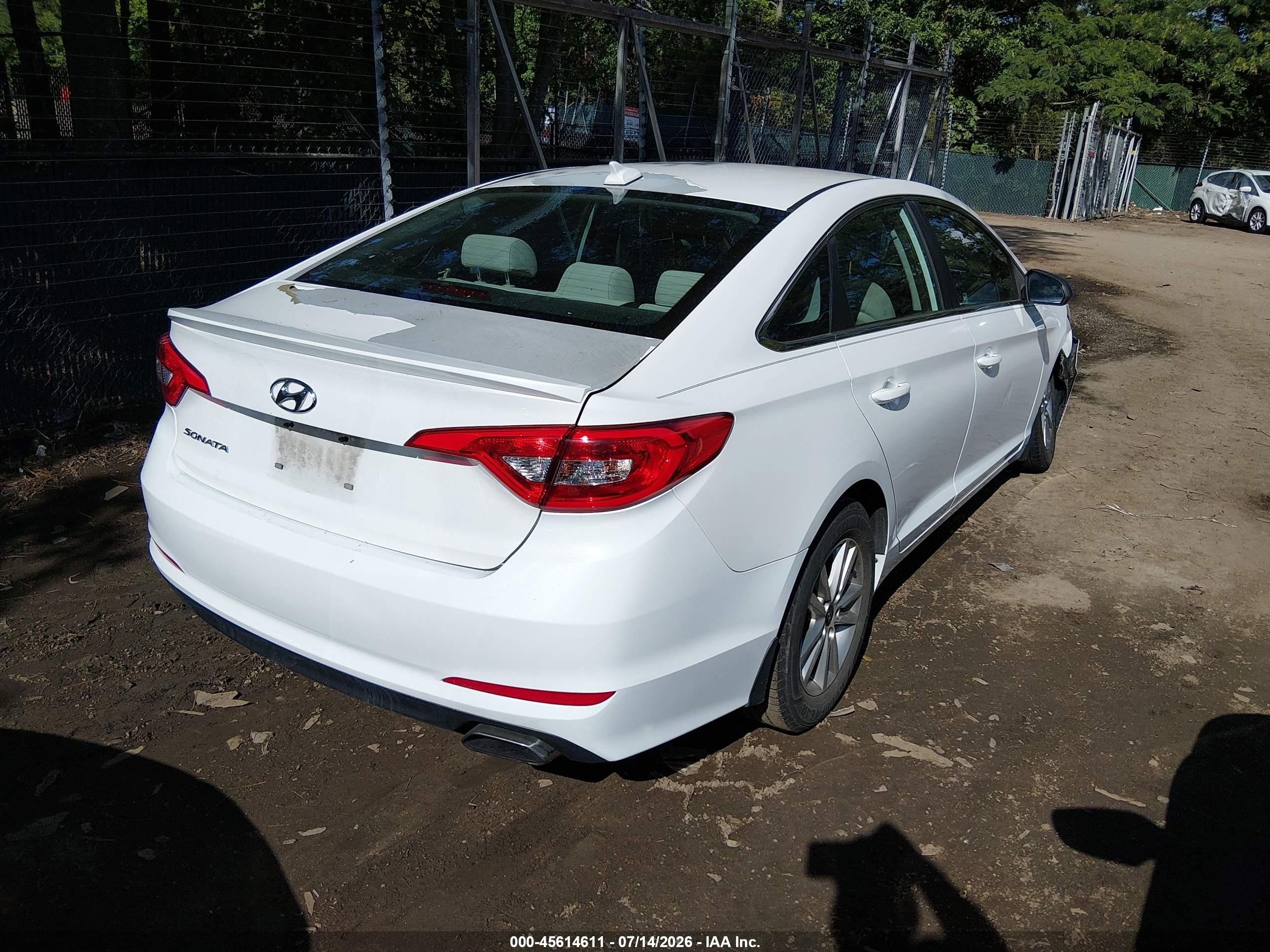 2015 Hyundai Sonata Se Белый vin: 5NPE24AF7FH161628