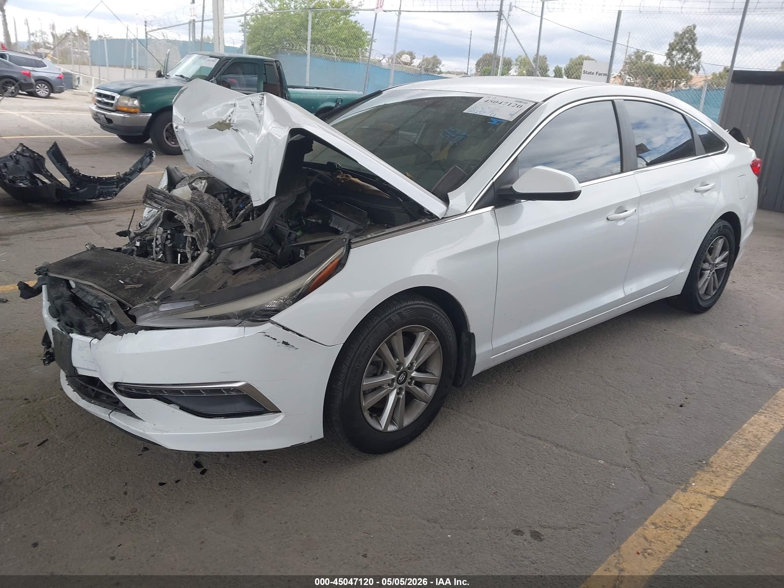 2015 Hyundai Sonata Se White vin: 5NPE24AF7FH190188