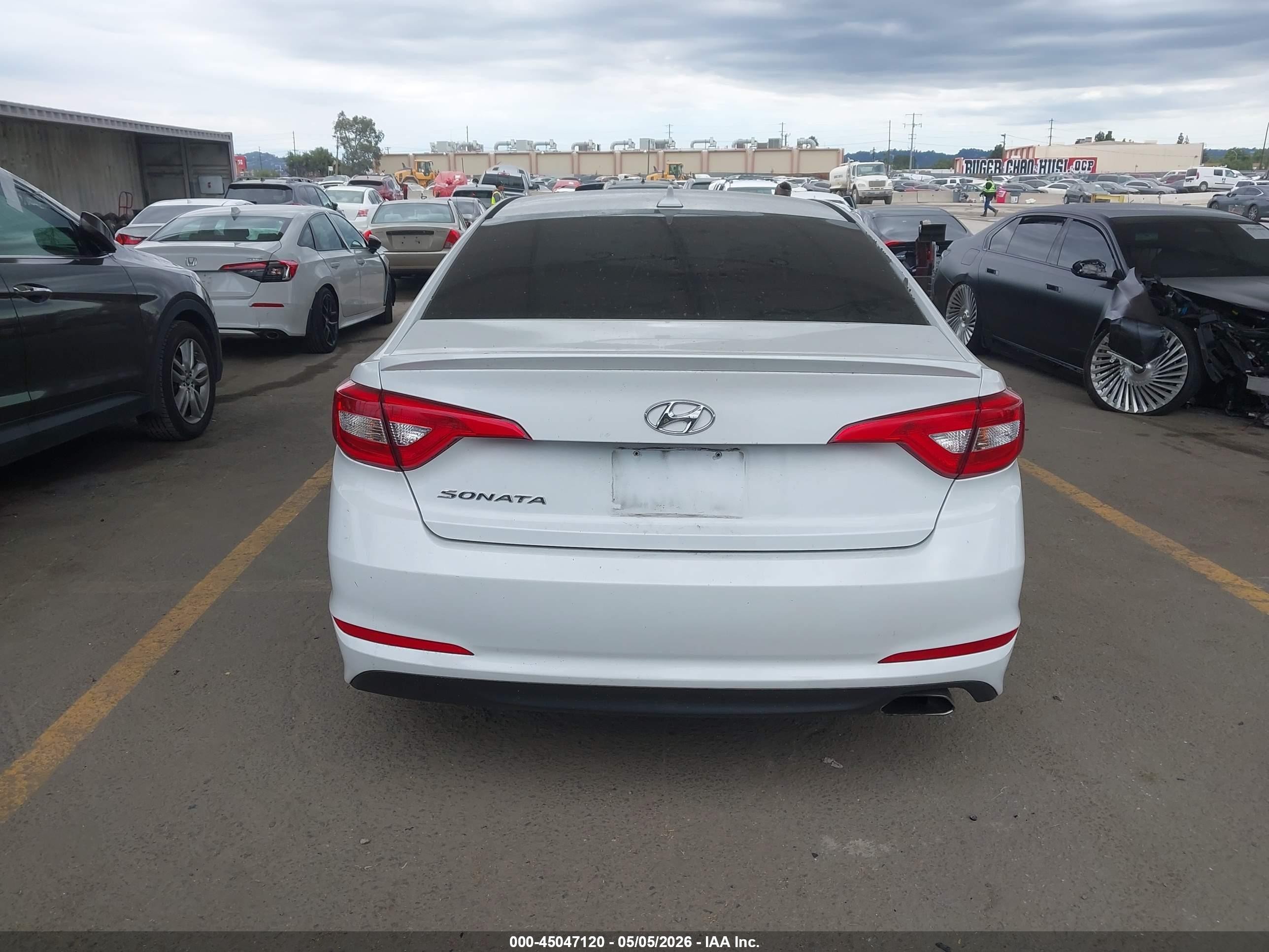 2015 Hyundai Sonata Se White vin: 5NPE24AF7FH190188