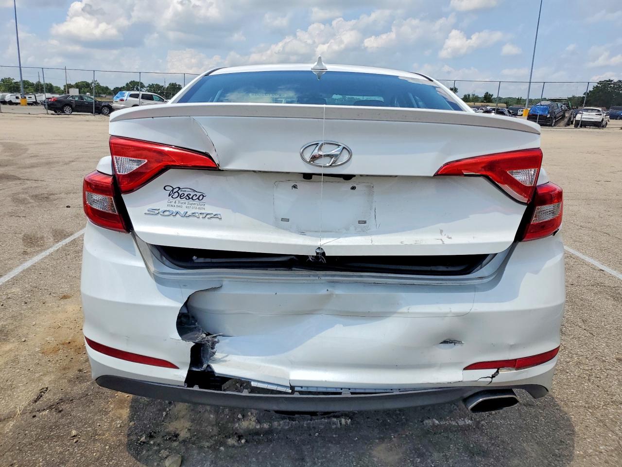 2015 Hyundai Sonata Se White vin: 5NPE24AF7FH247666