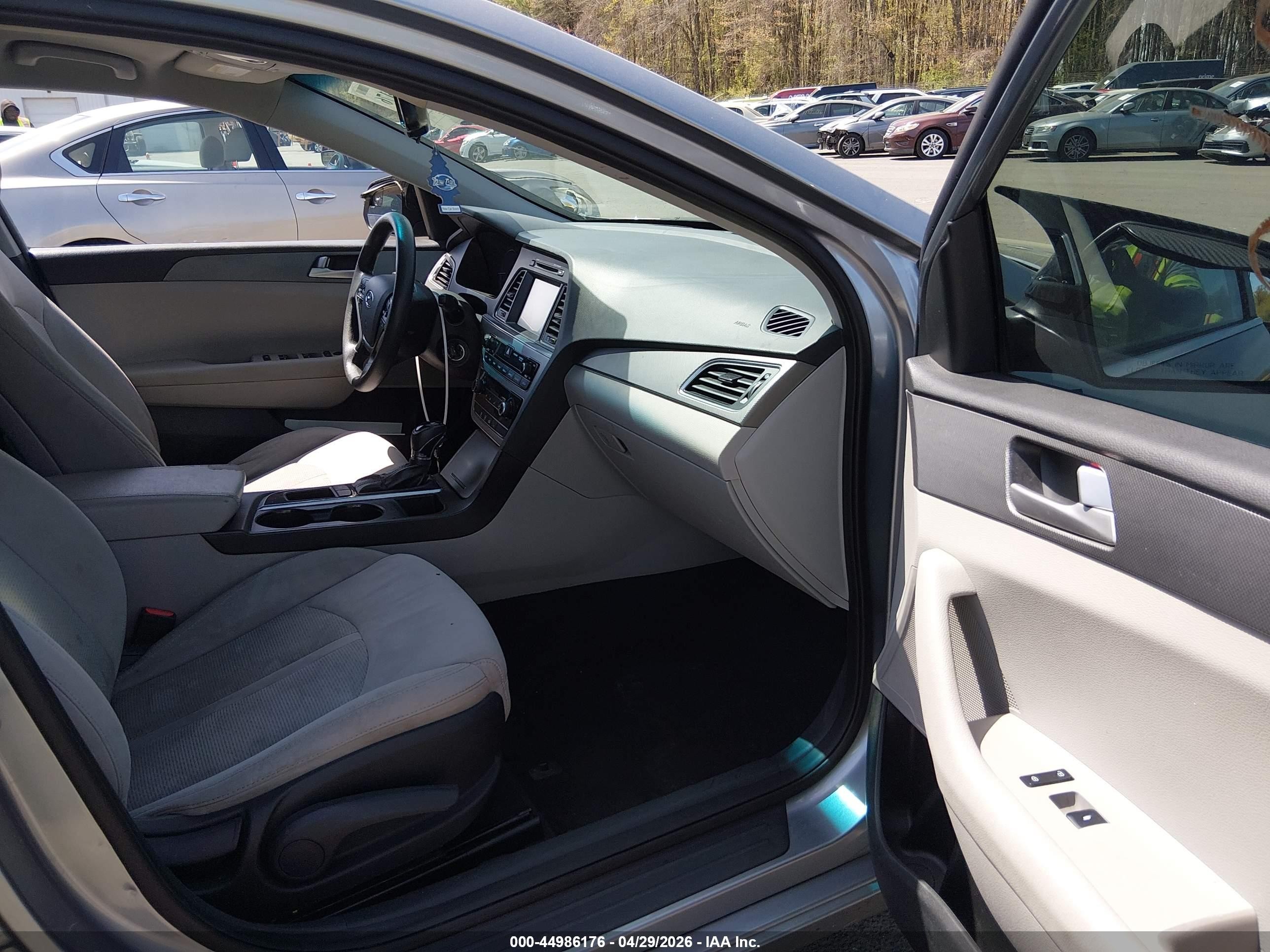 2016 Hyundai Sonata Se Серый vin: 5NPE24AF7GH297226
