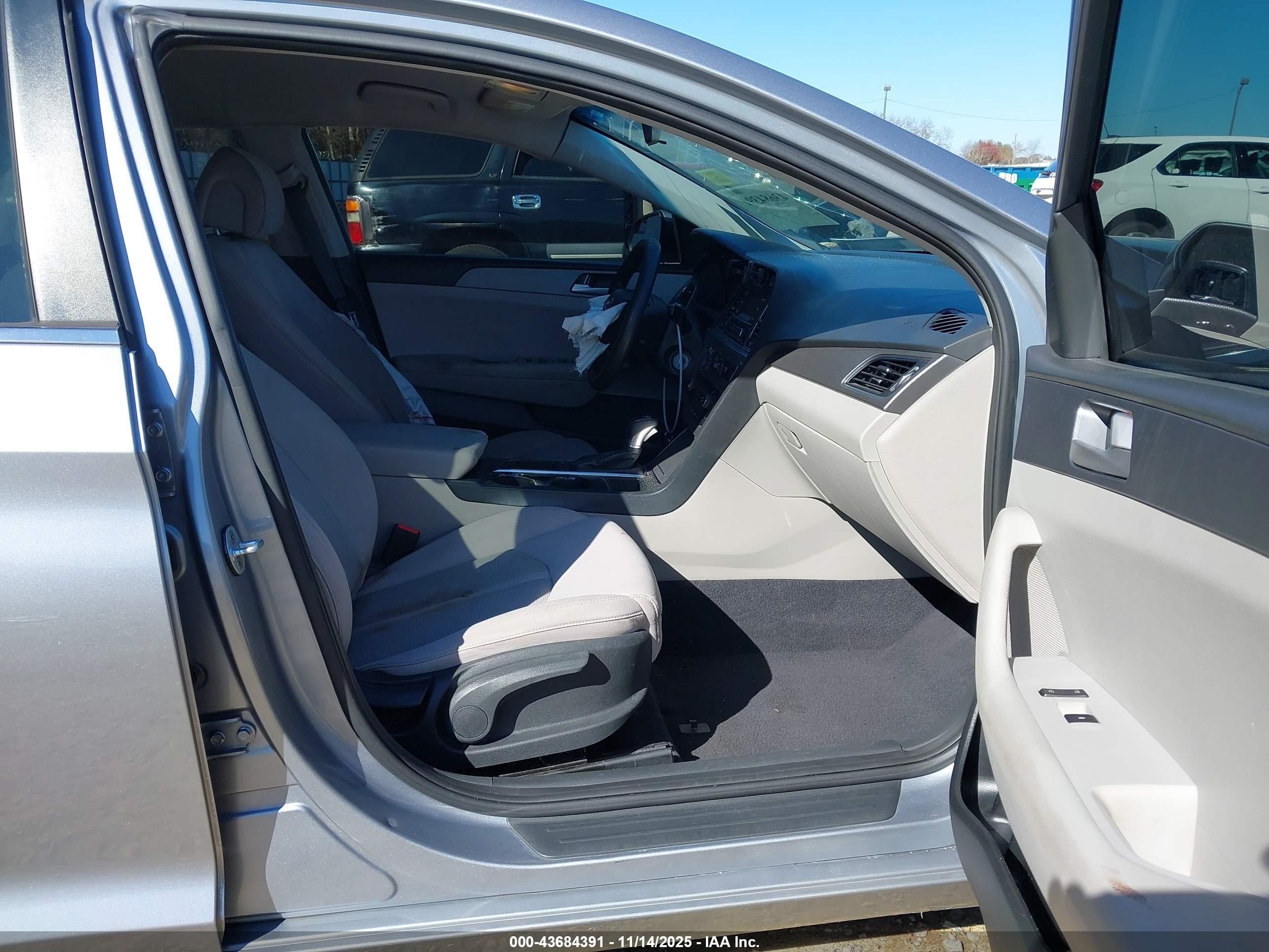 2017 Hyundai Sonata   Gray vin: 5NPE24AF7HH458157