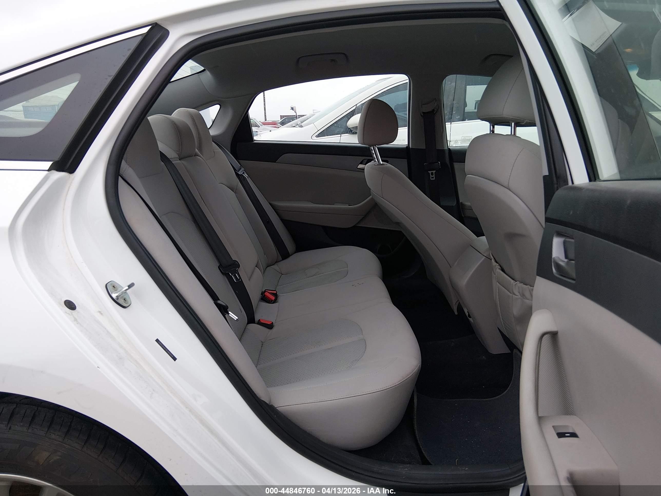 2019 Hyundai Sonata Se White vin: 5NPE24AF7KH800844