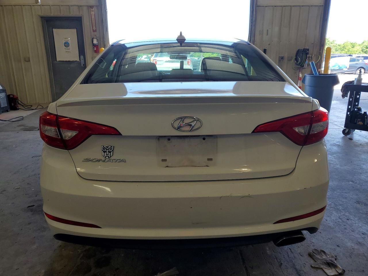 2015 Hyundai Sonata Se Белый vin: 5NPE24AF8FH000947