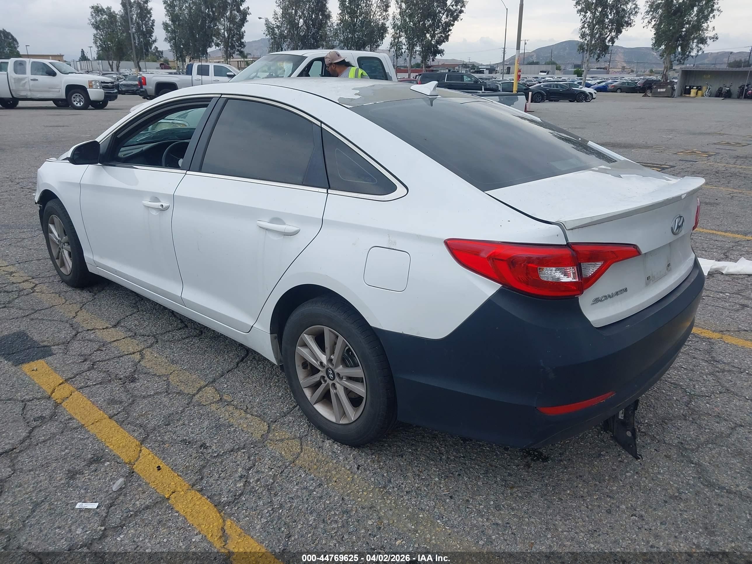 2015 Hyundai Sonata Se White vin: 5NPE24AF8FH014105