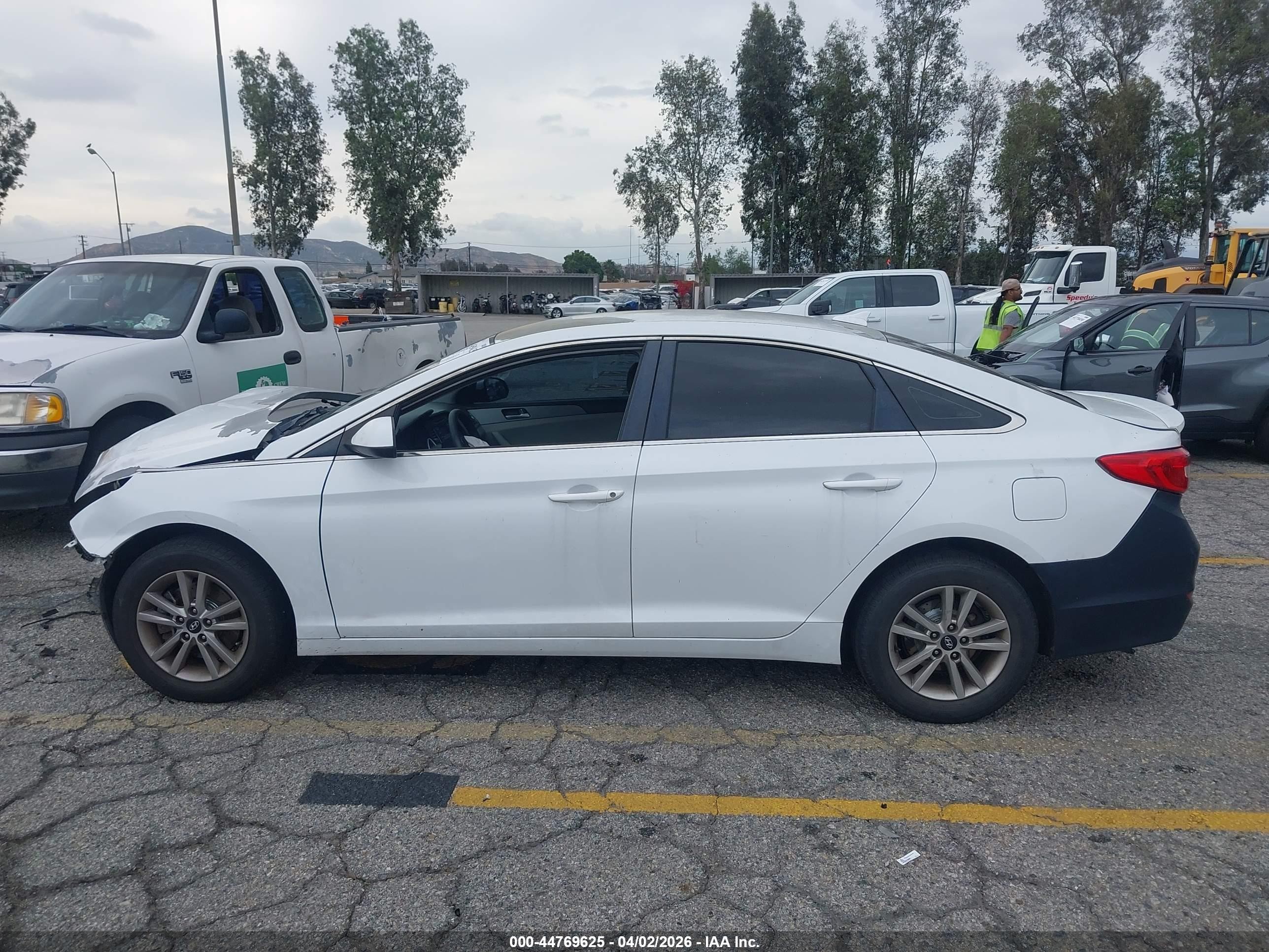 2015 Hyundai Sonata Se White vin: 5NPE24AF8FH014105