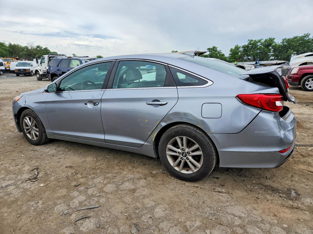 2015 Hyundai Sonata Se Серебряный vin: 5NPE24AF8FH014265