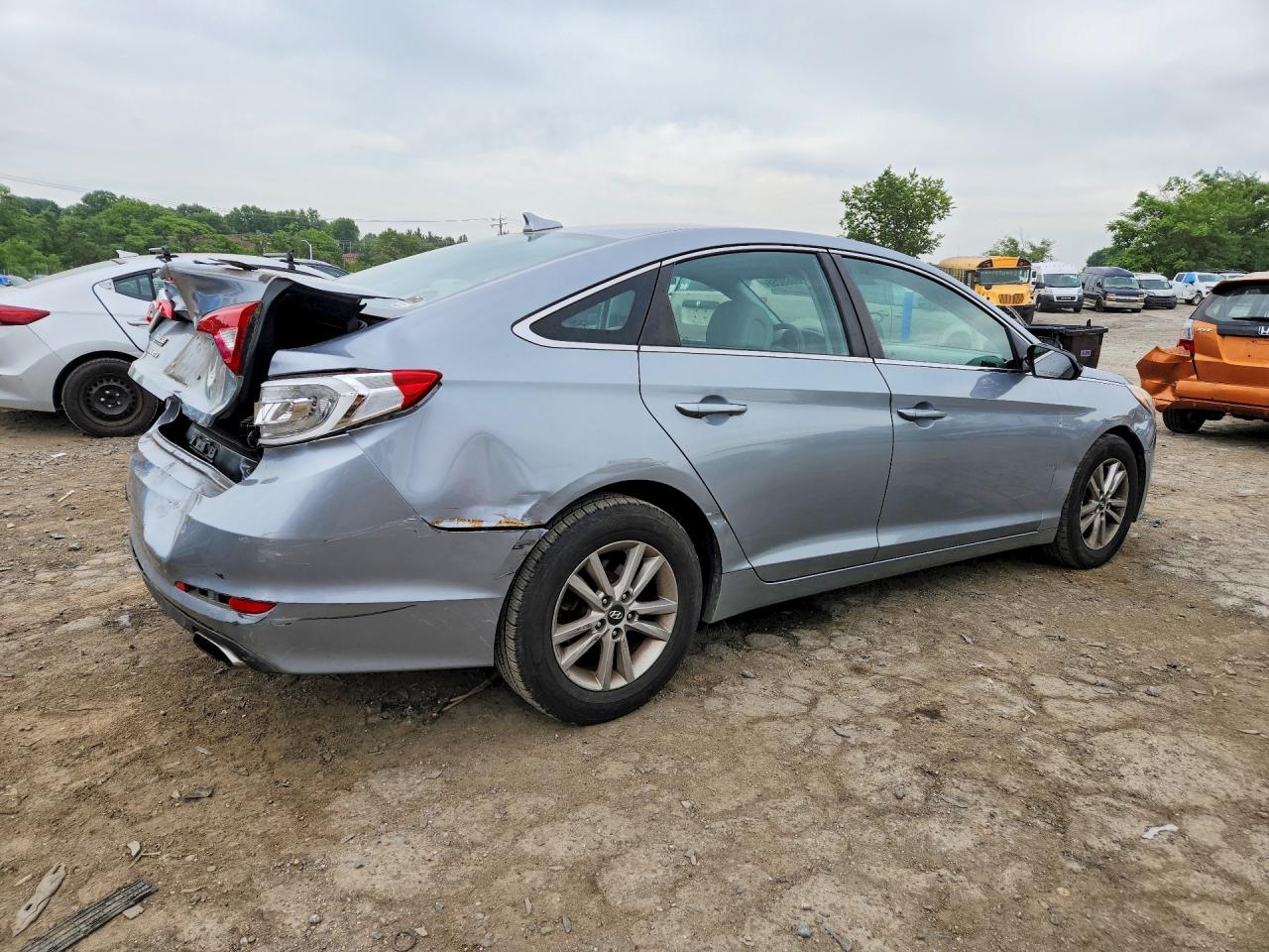 2015 Hyundai Sonata Se Серебряный vin: 5NPE24AF8FH014265