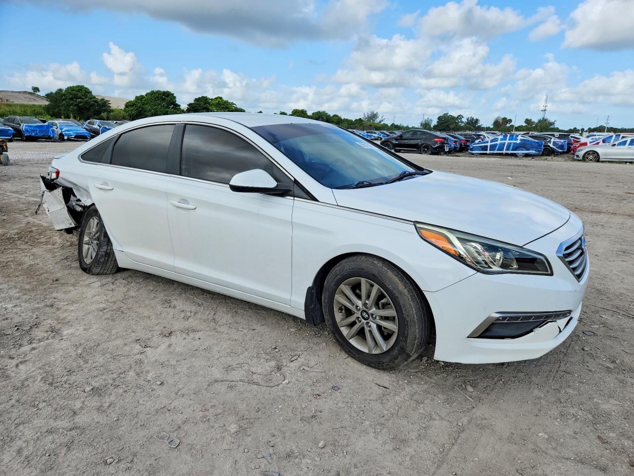 2015 Hyundai Sonata Se White vin: 5NPE24AF8FH067371