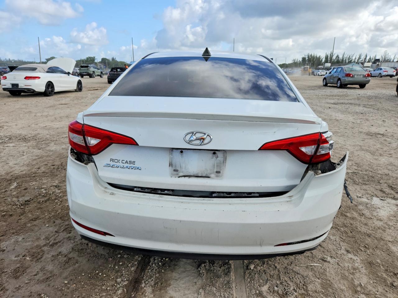 2015 Hyundai Sonata Se White vin: 5NPE24AF8FH067371