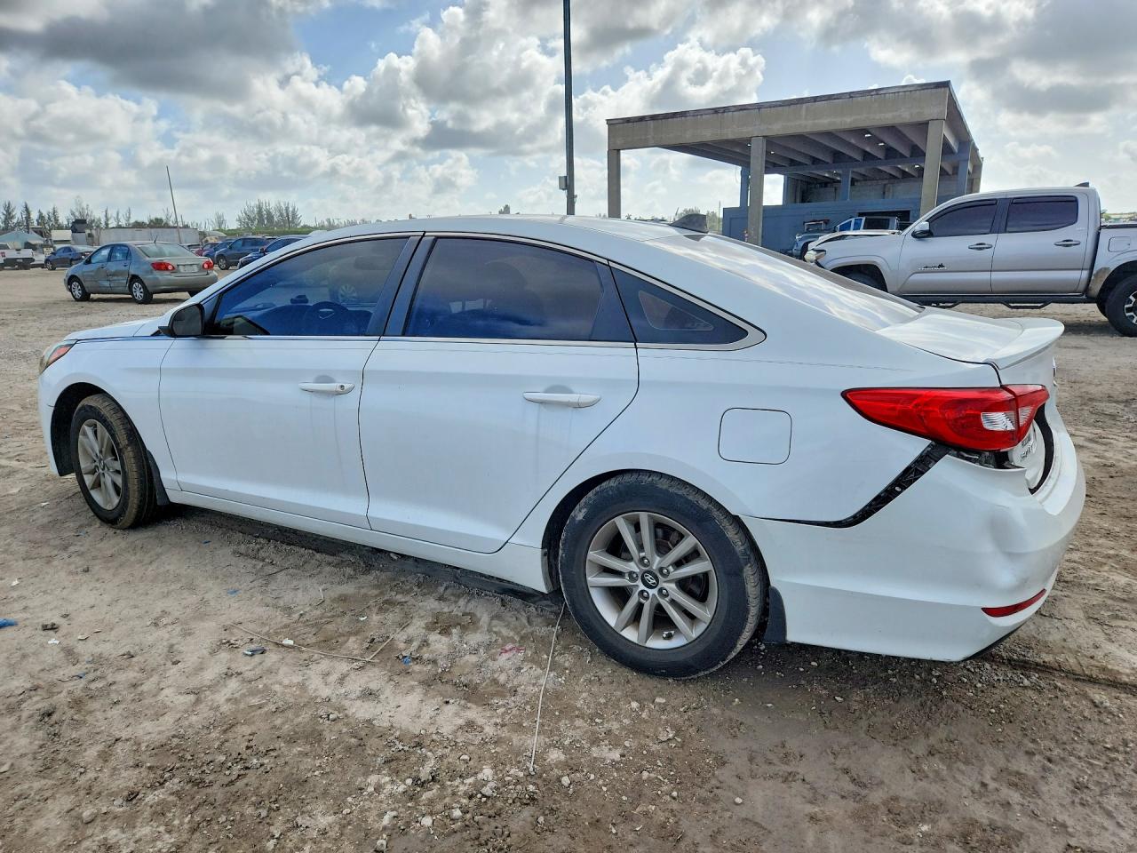 2015 Hyundai Sonata Se White vin: 5NPE24AF8FH067371