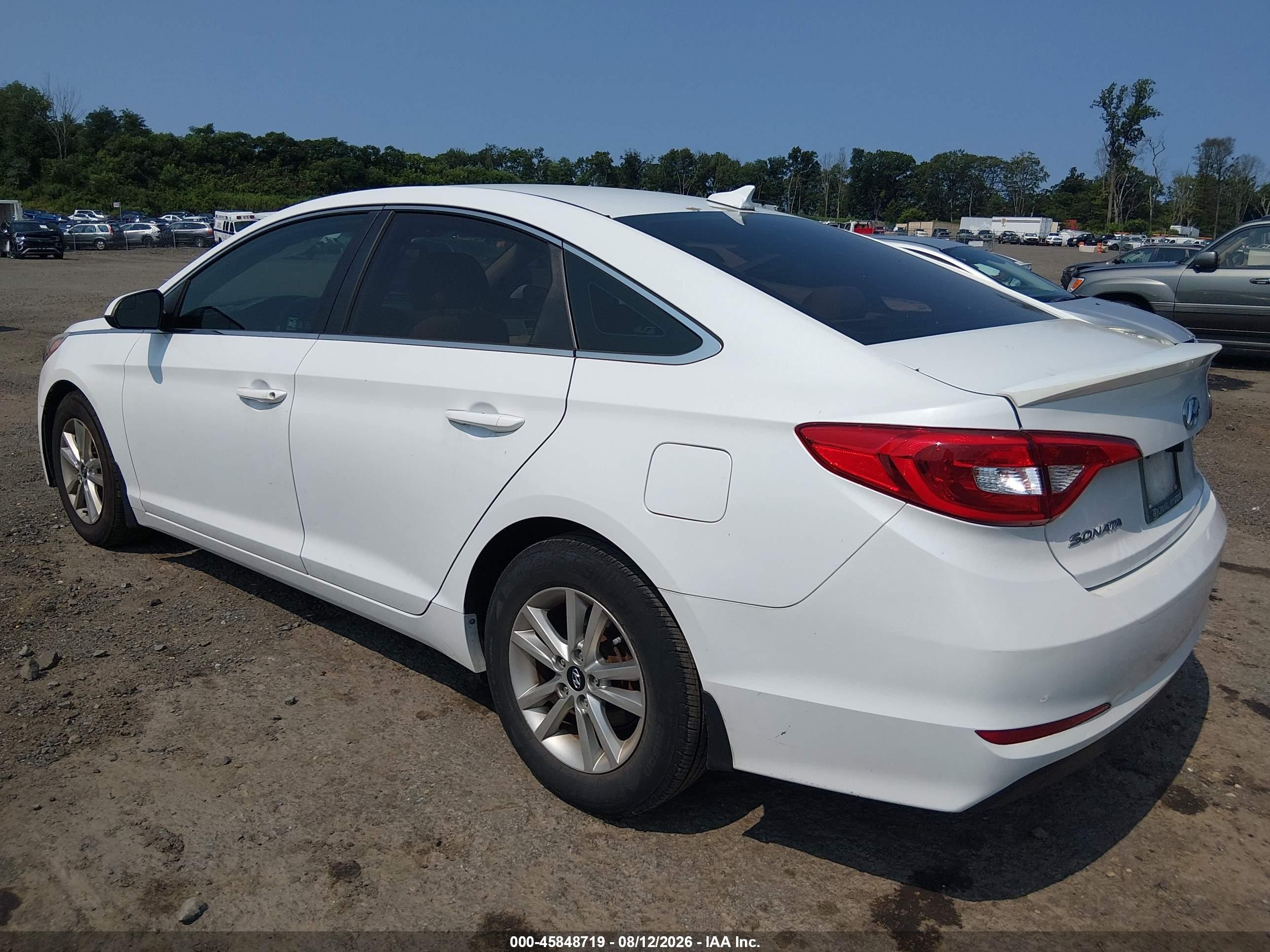 2015 Hyundai Sonata Se White vin: 5NPE24AF8FH085806