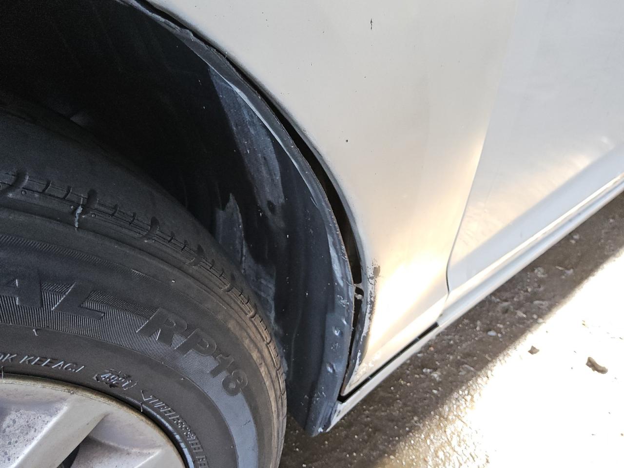 2015 Hyundai Sonata Se Серебряный vin: 5NPE24AF8FH146474 Damage: Left Front Fender, Dent(S) W/ Paint Dmg, 1 To 2 Inches