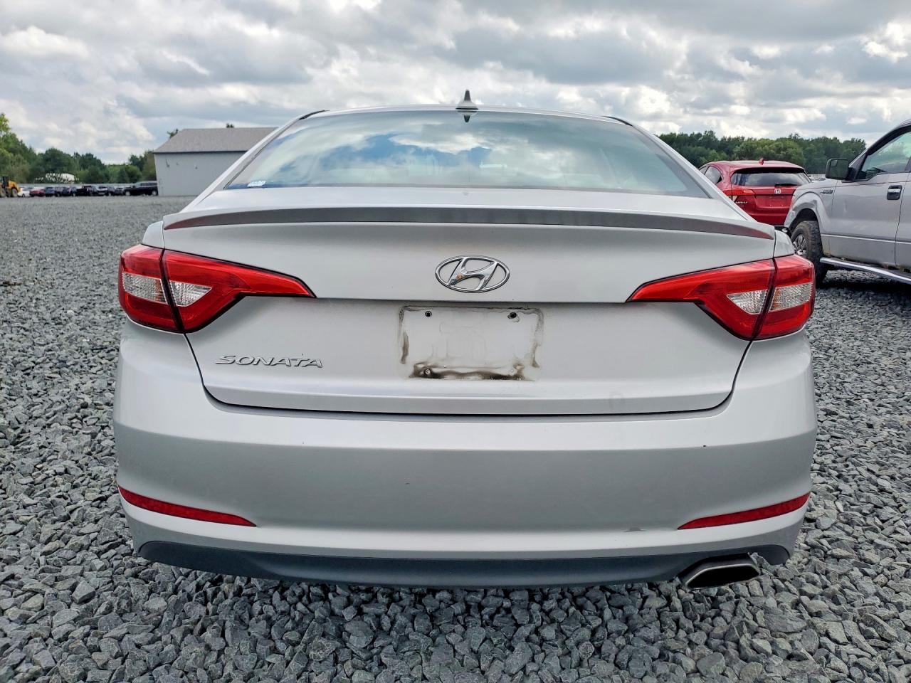 2015 Hyundai Sonata Se Silver vin: 5NPE24AF8FH151058