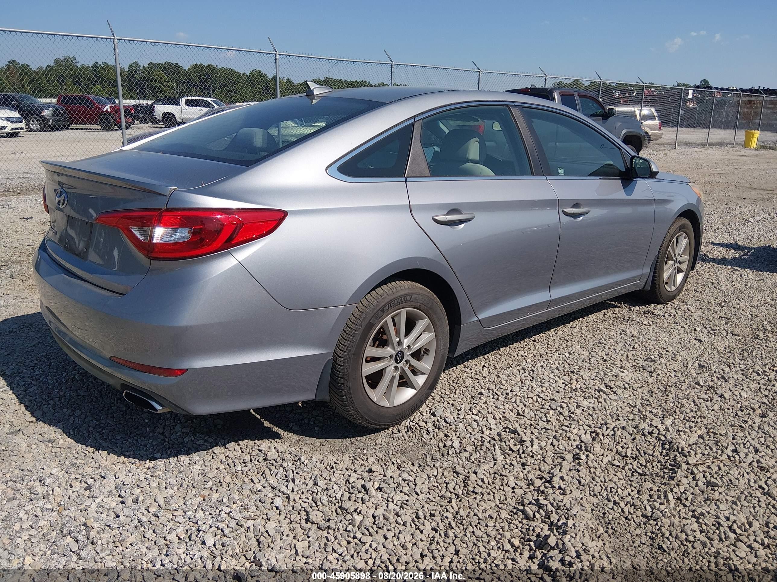 2015 Hyundai Sonata Se Серебряный vin: 5NPE24AF8FH167552