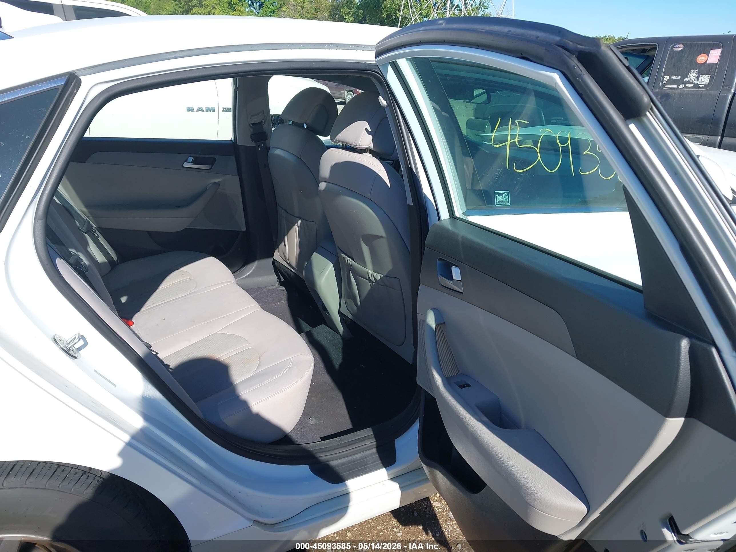 2017 Hyundai Sonata White vin: 5NPE24AF8HH561104