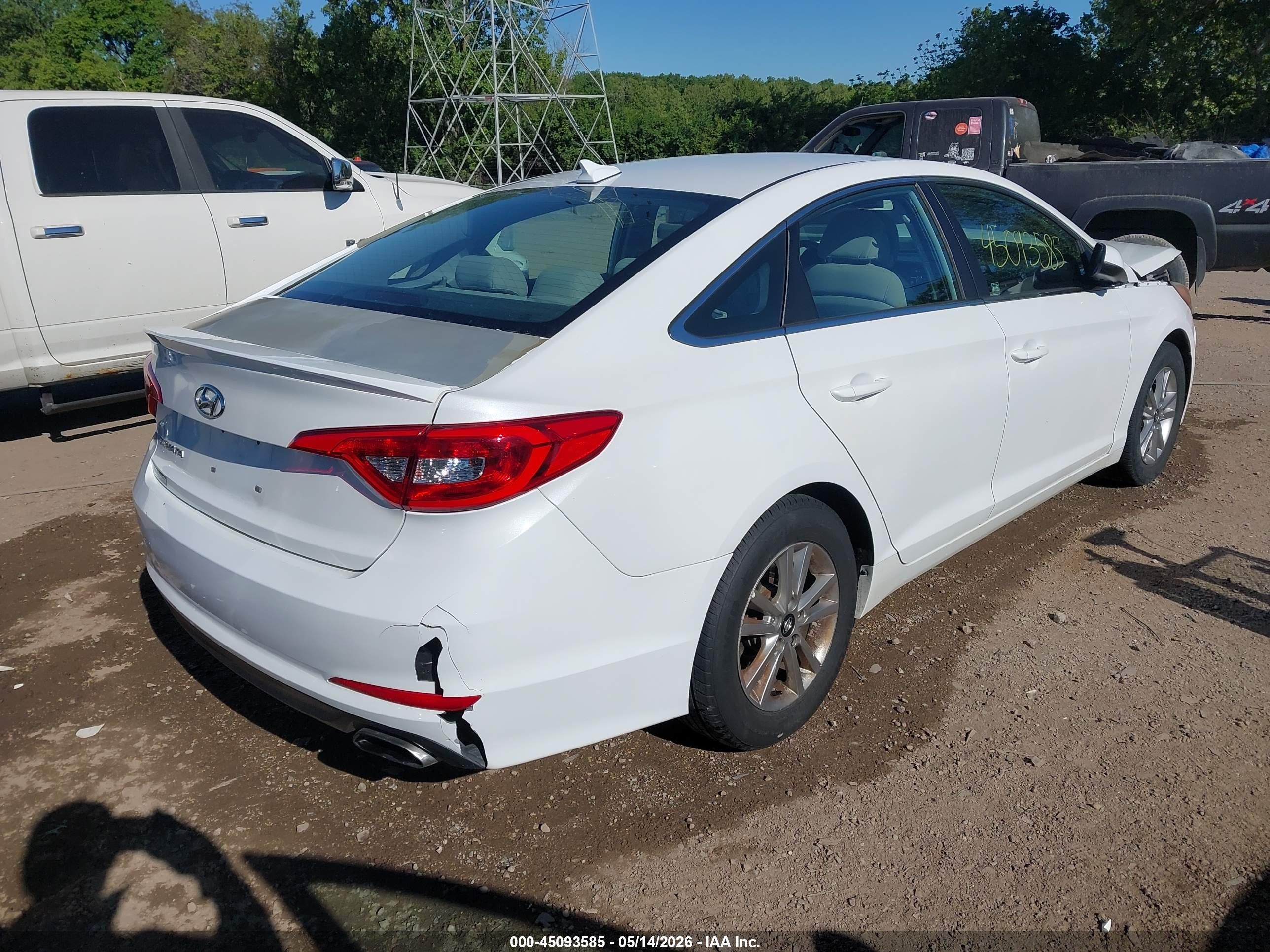 2017 Hyundai Sonata White vin: 5NPE24AF8HH561104