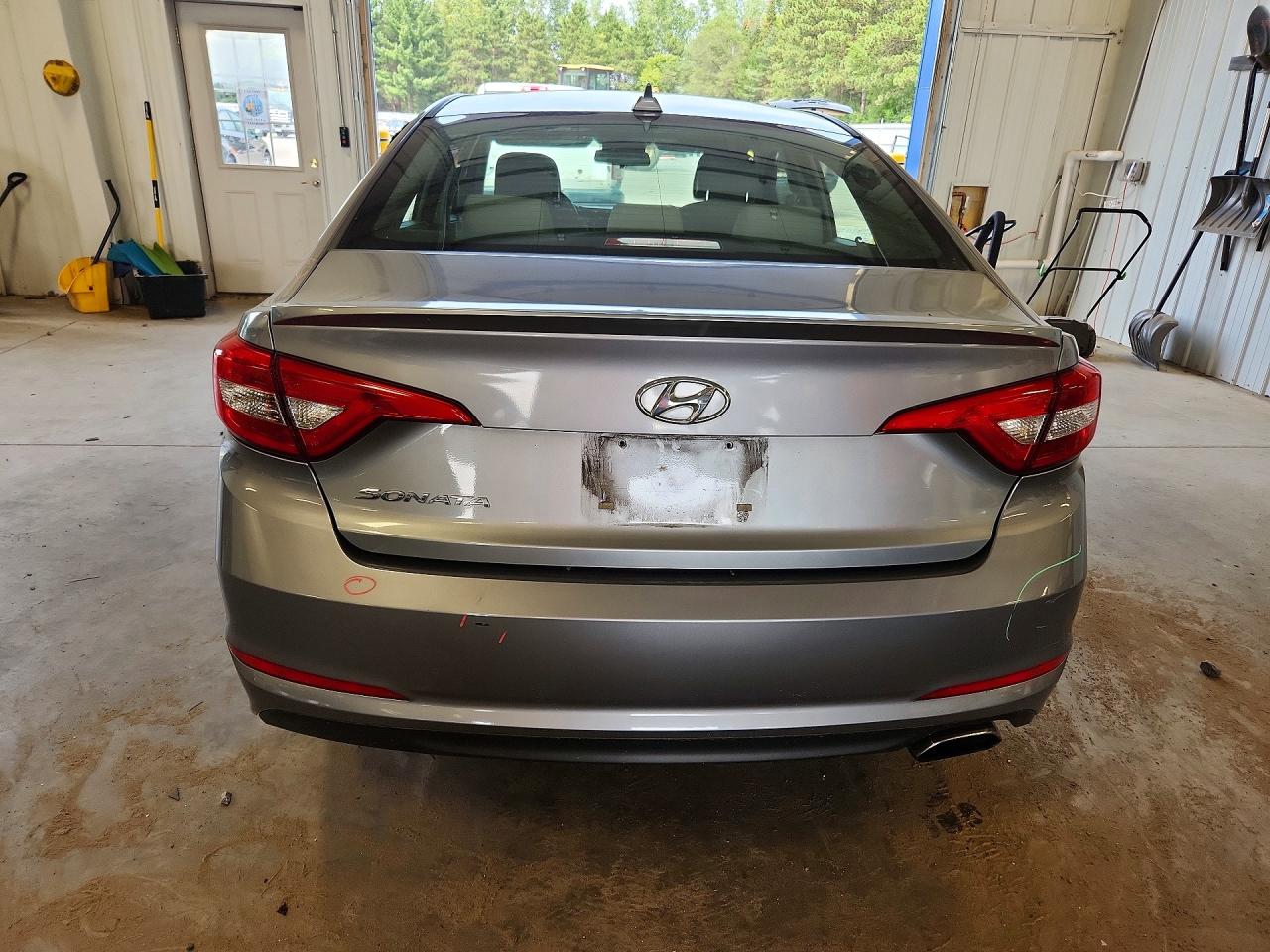 2015 Hyundai Sonata Se Gray vin: 5NPE24AF9FH002805