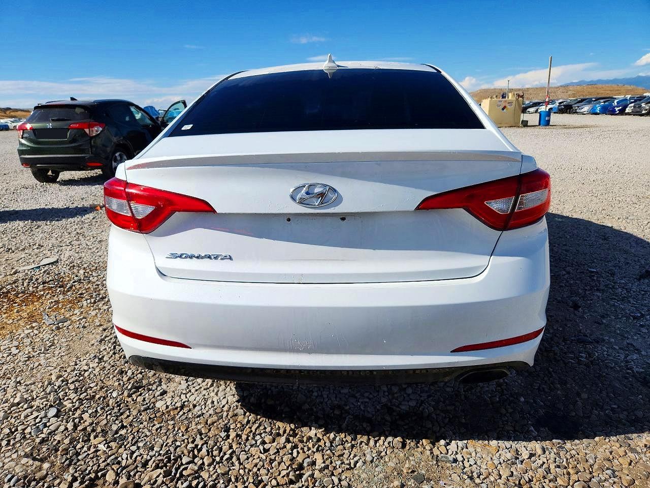 2015 Hyundai Sonata Se White vin: 5NPE24AF9FH015893