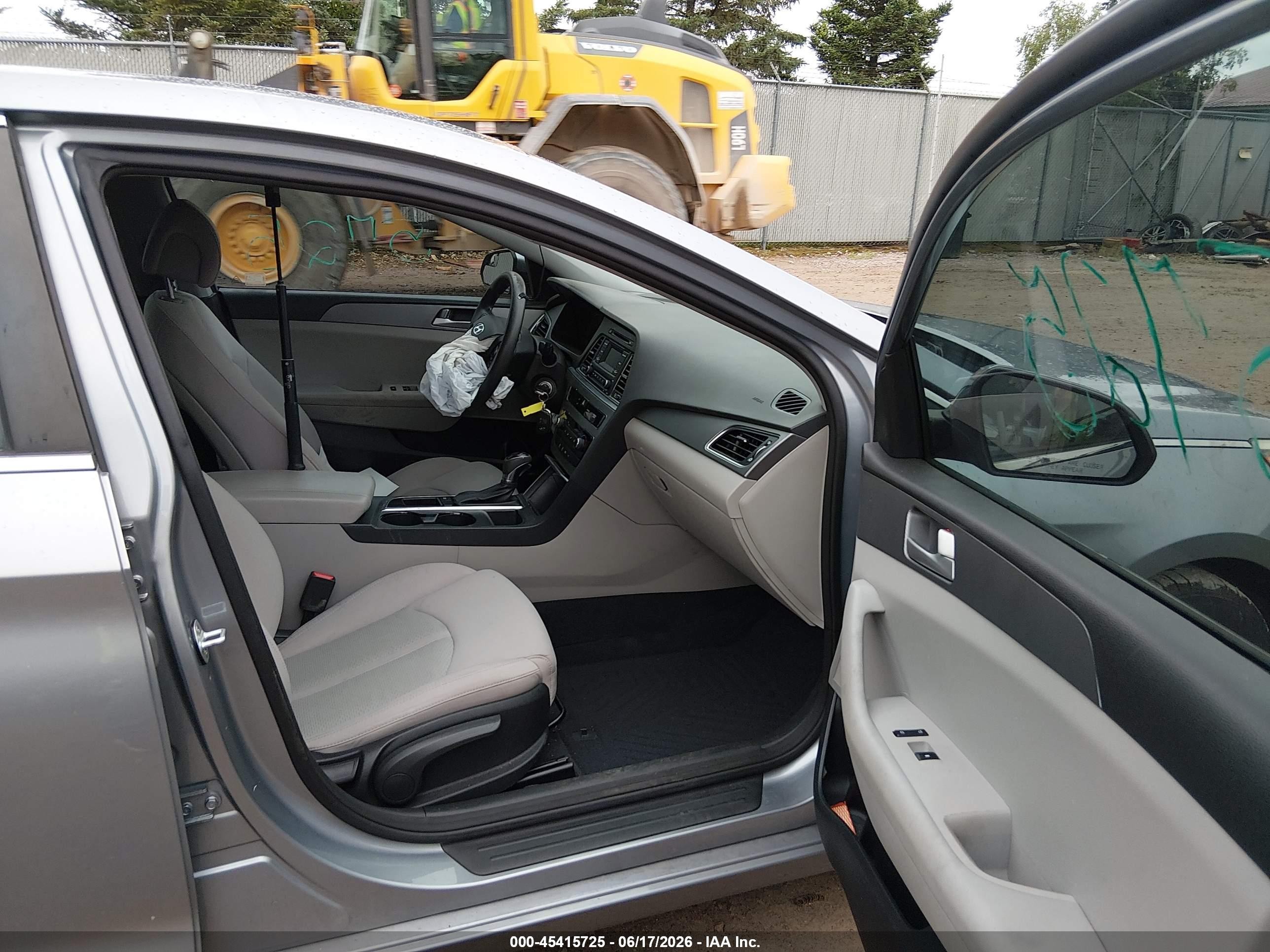 2015 Hyundai Sonata Se Silver vin: 5NPE24AF9FH091209
