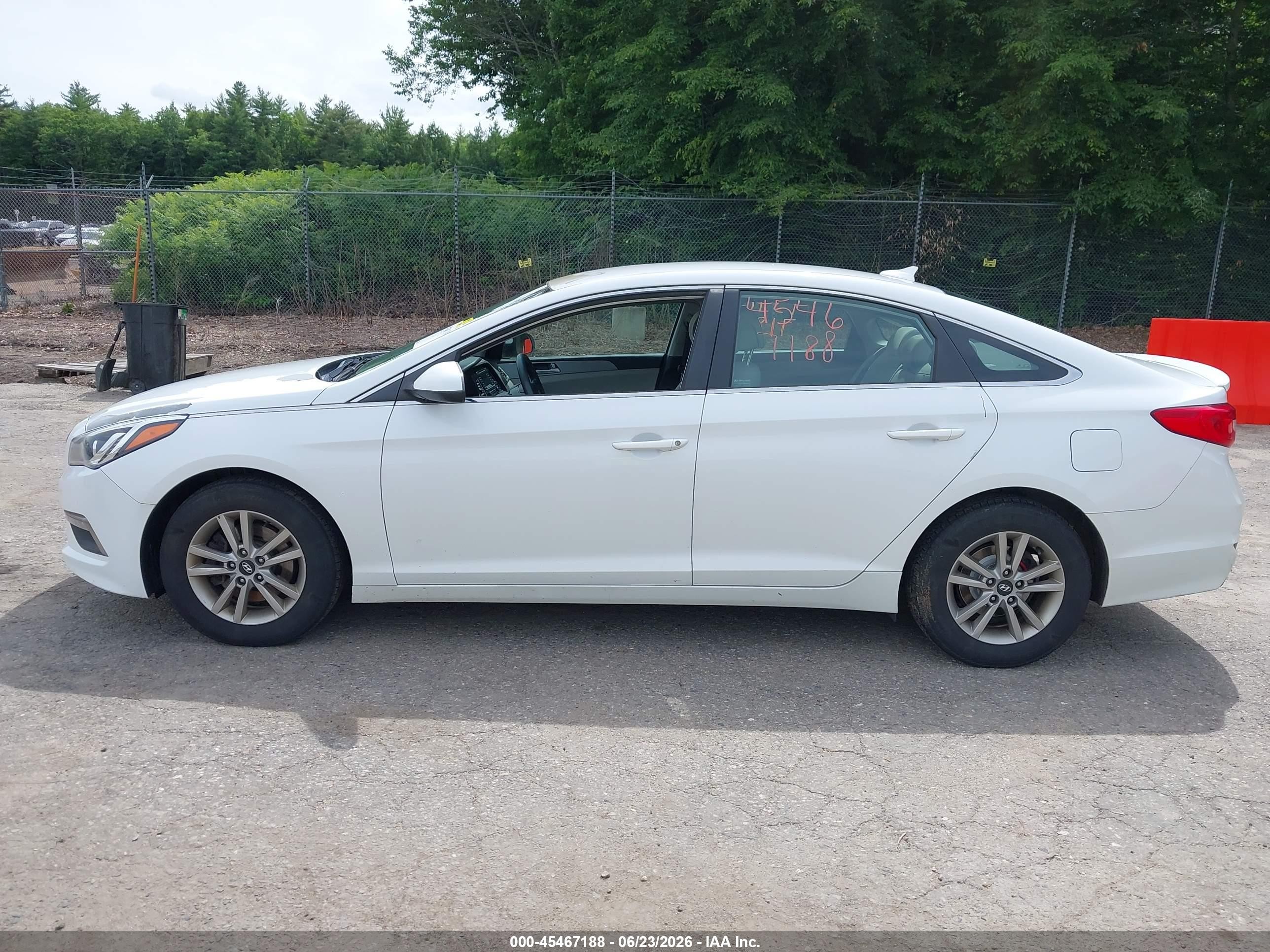 2015 Hyundai Sonata Se White vin: 5NPE24AF9FH122085