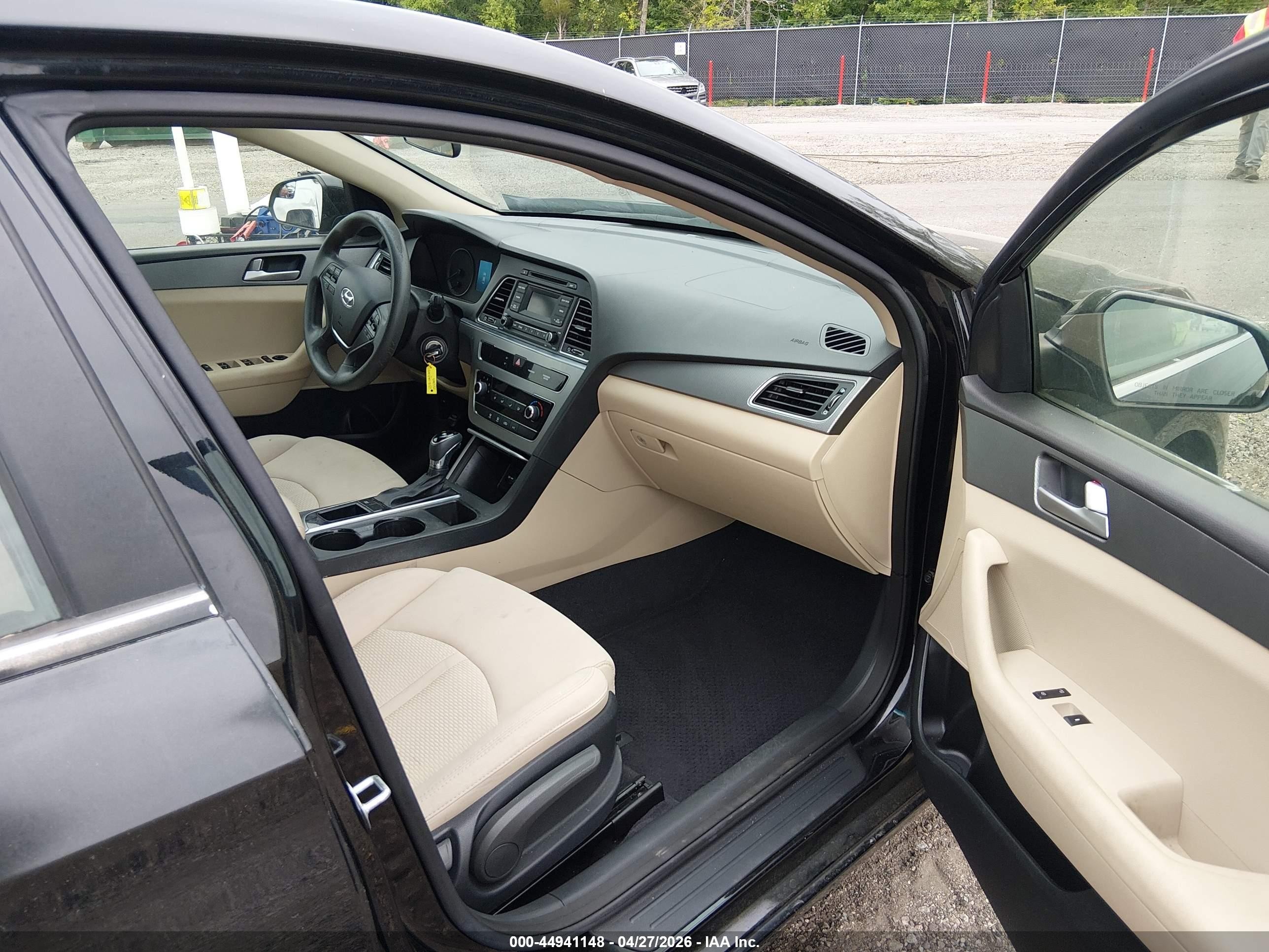 2015 Hyundai Sonata Se Black vin: 5NPE24AF9FH226785
