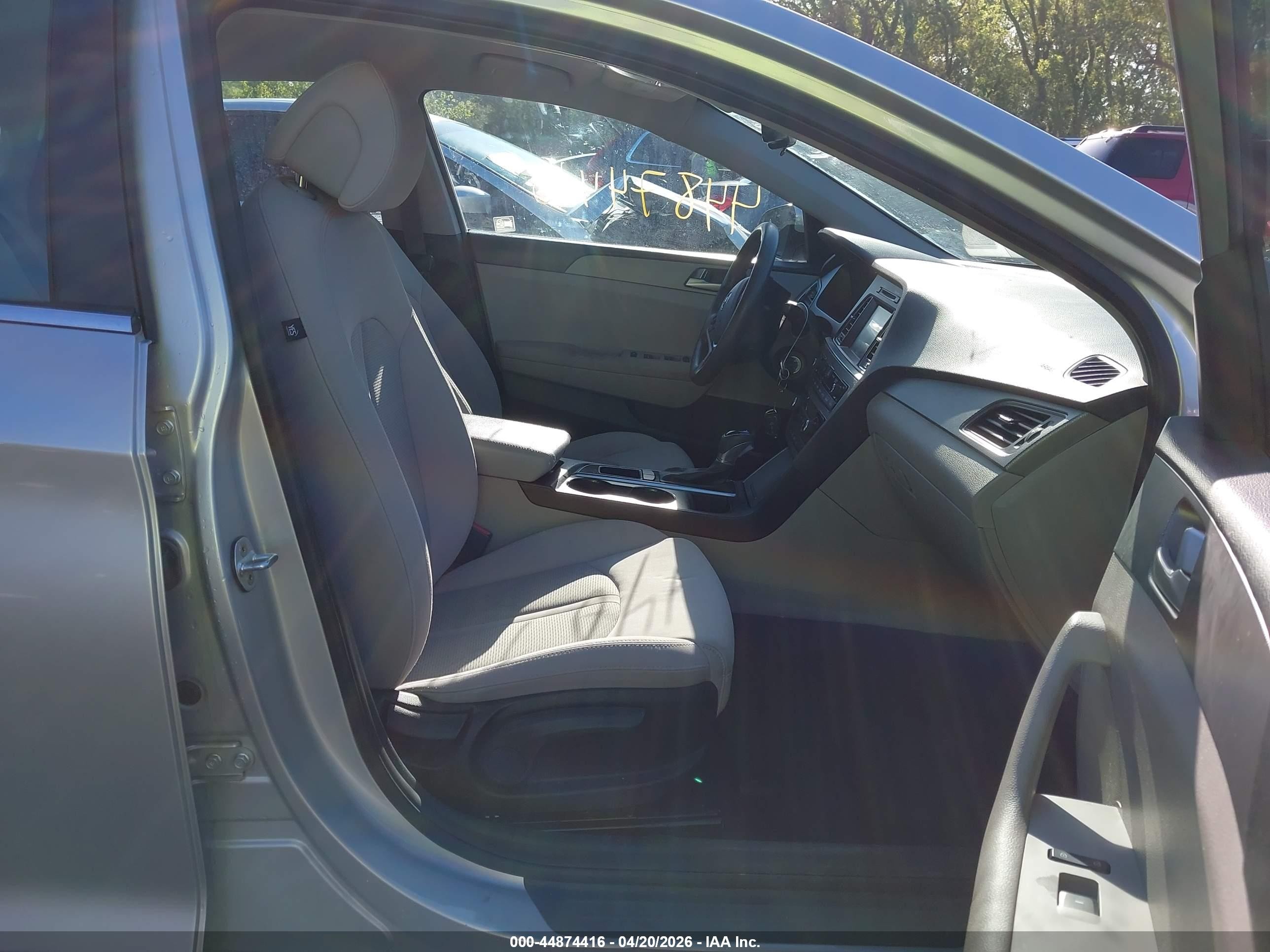 2016 Hyundai Sonata Se Silver vin: 5NPE24AF9GH405765