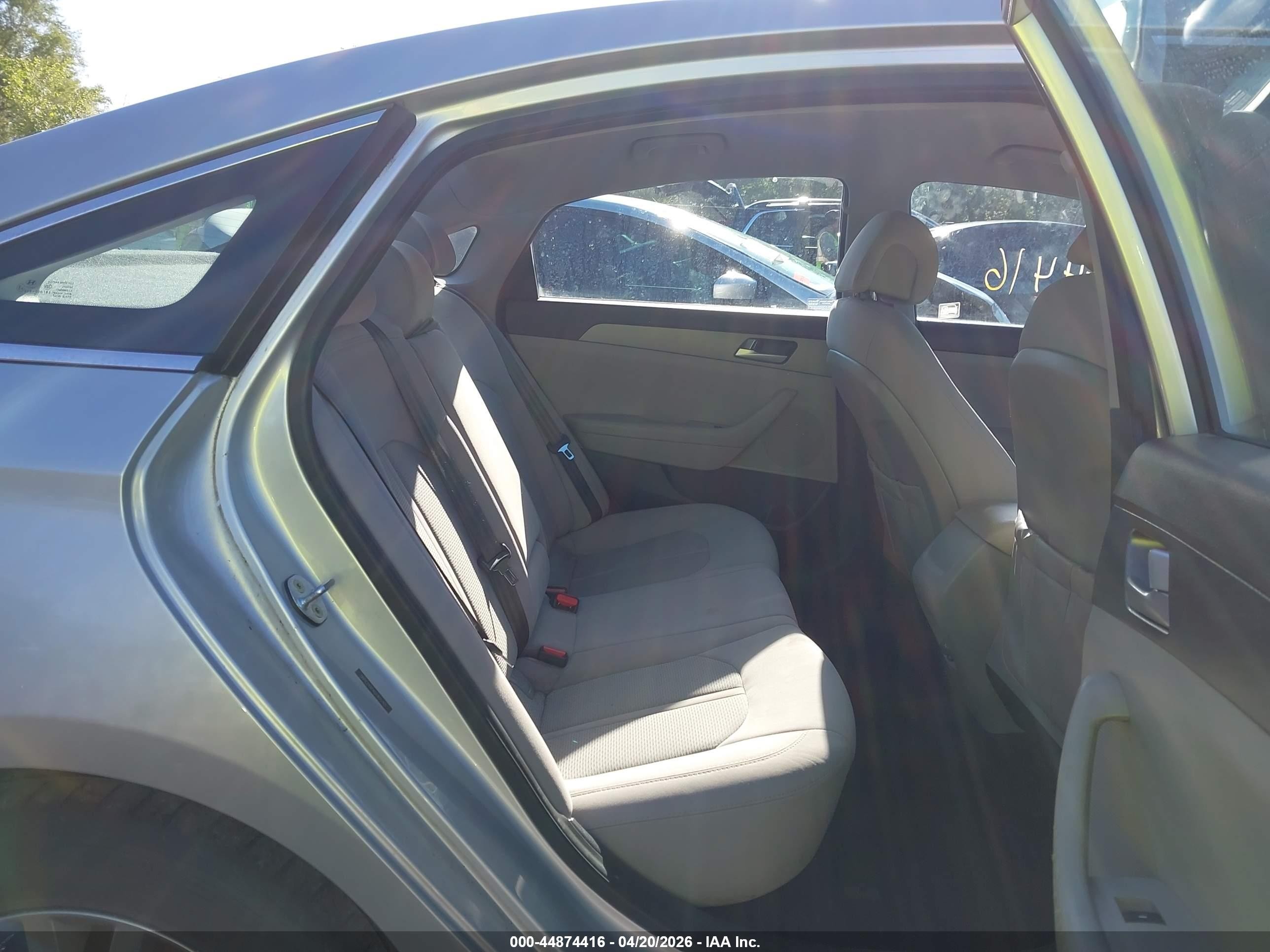 2016 Hyundai Sonata Se Silver vin: 5NPE24AF9GH405765