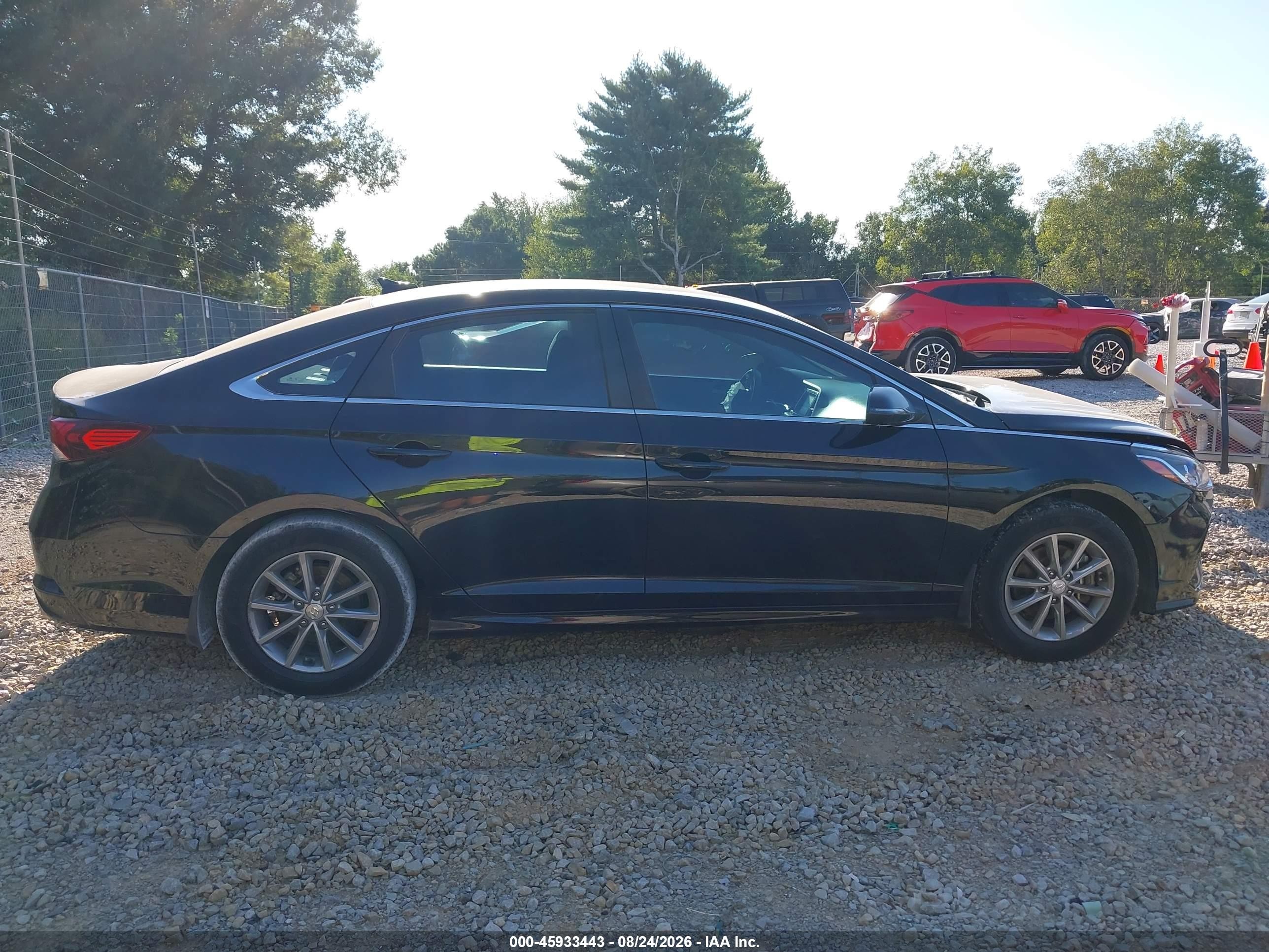 2019 Hyundai Sonata Se Black vin: 5NPE24AF9KH741487