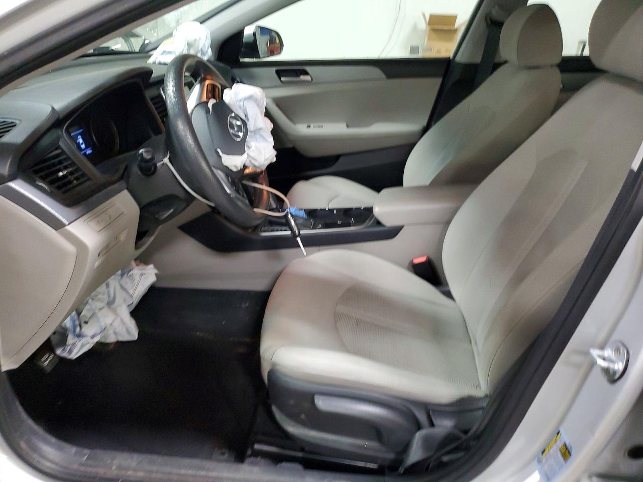 2019 Hyundai Sonata Se Серебряный vin: 5NPE24AF9KH772769
