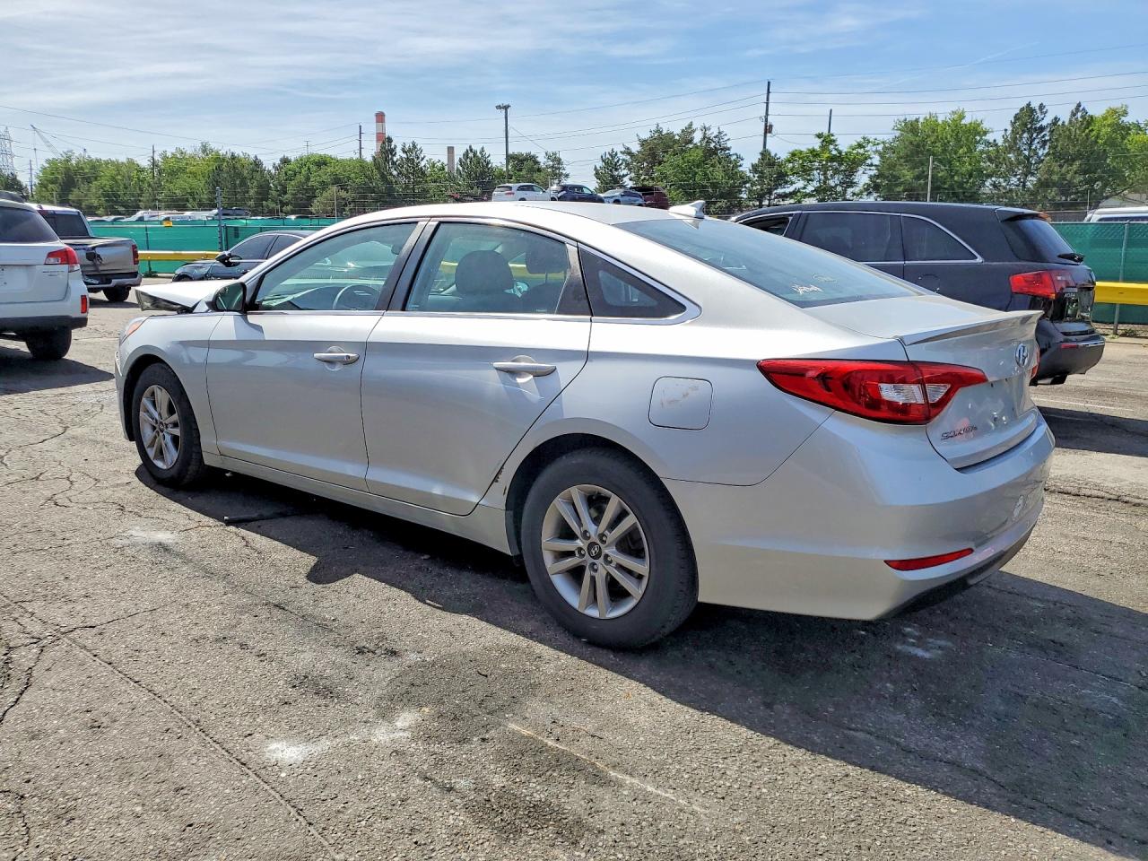 2015 Hyundai Sonata Se Серебряный vin: 5NPE24AFXFH016728