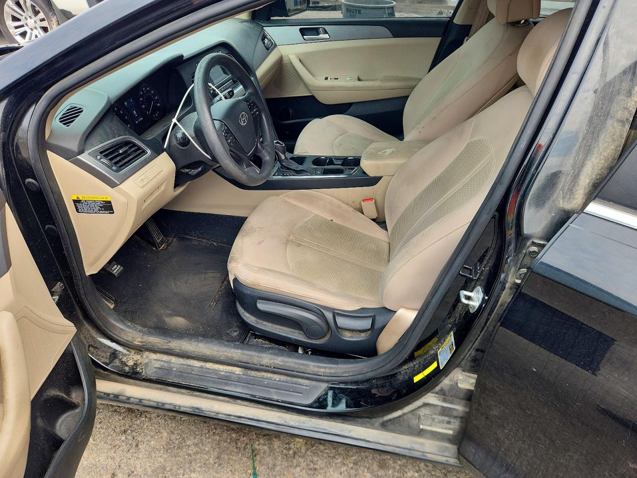 2015 Hyundai Sonata Se Черный vin: 5NPE24AFXFH141664