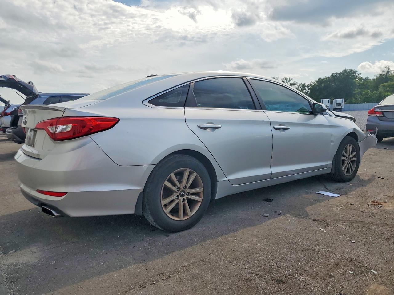 2015 Hyundai Sonata Se Серебряный vin: 5NPE24AFXFH149361