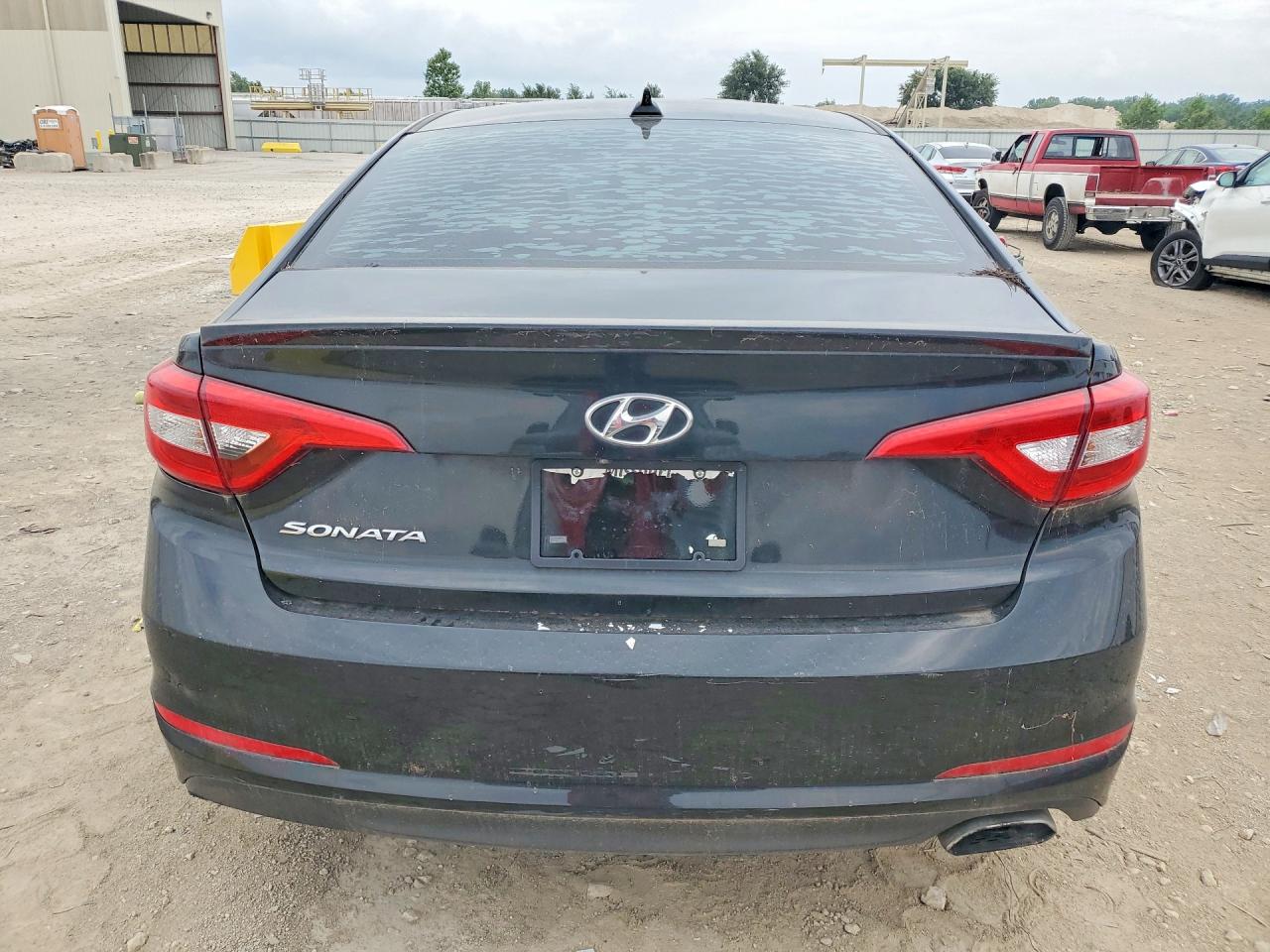 2015 Hyundai Sonata Se Черный vin: 5NPE24AFXFH180464