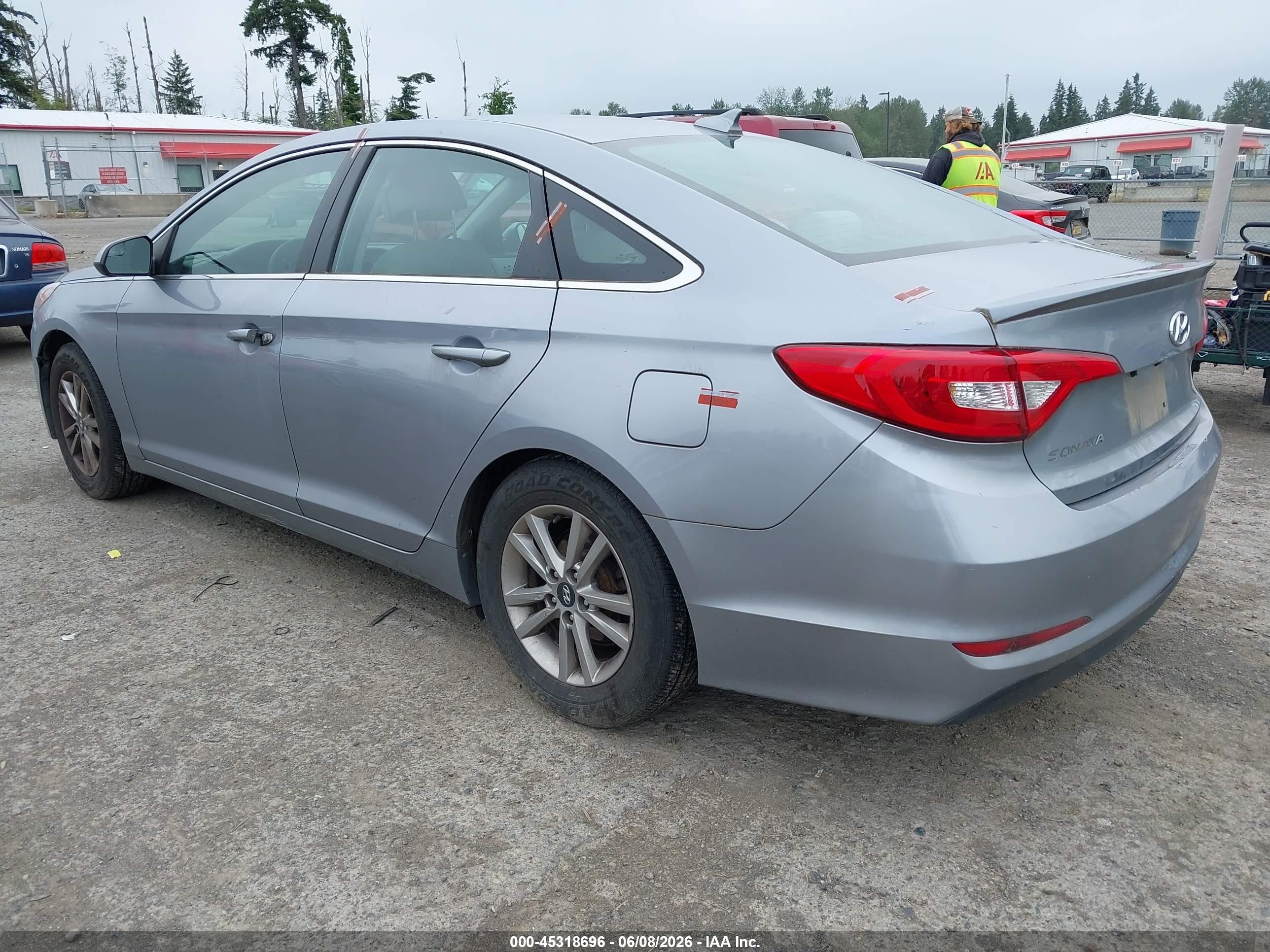 2017 Hyundai Sonata Серебряный vin: 5NPE24AFXHH532039
