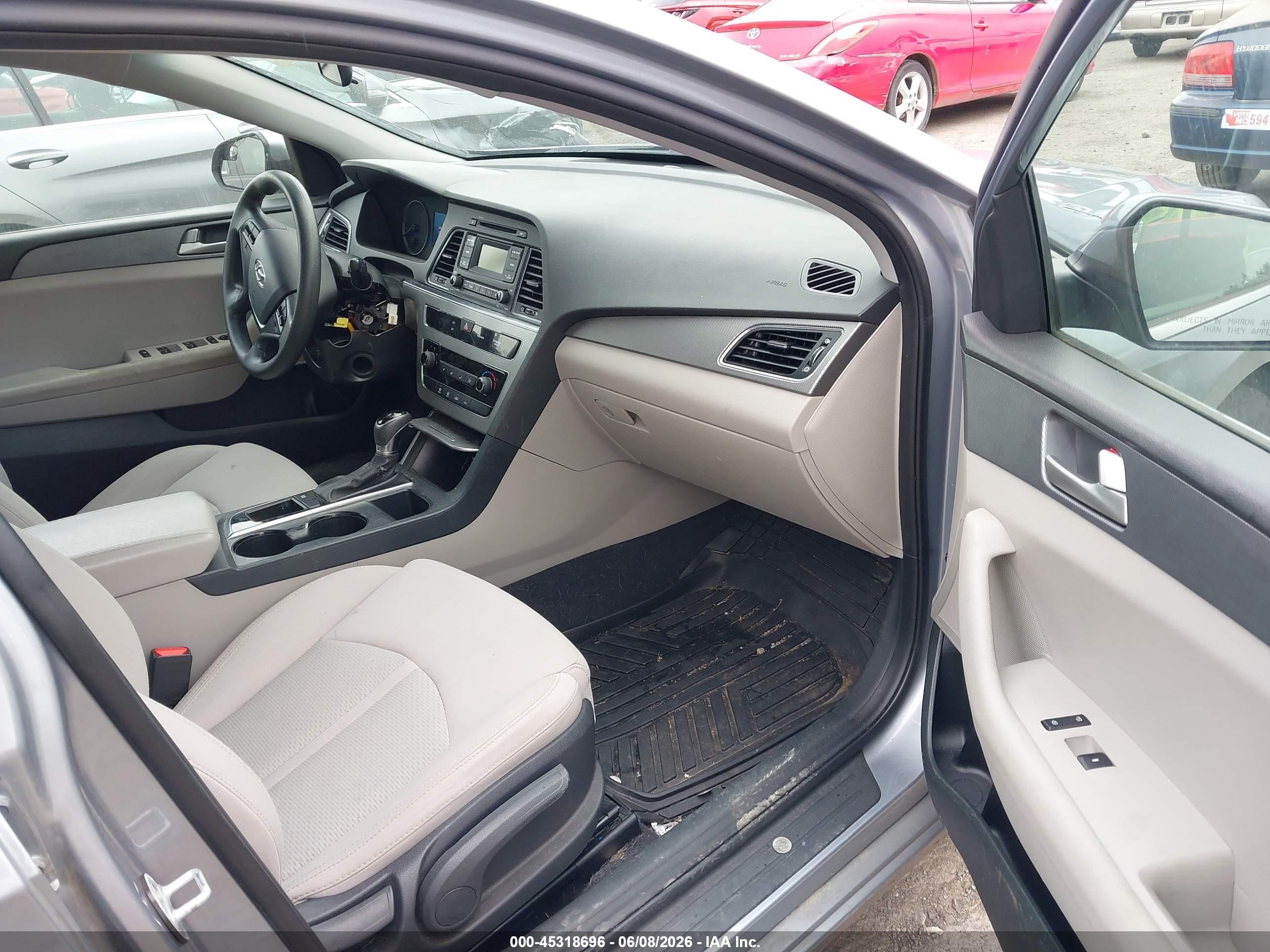 2017 Hyundai Sonata Серебряный vin: 5NPE24AFXHH532039