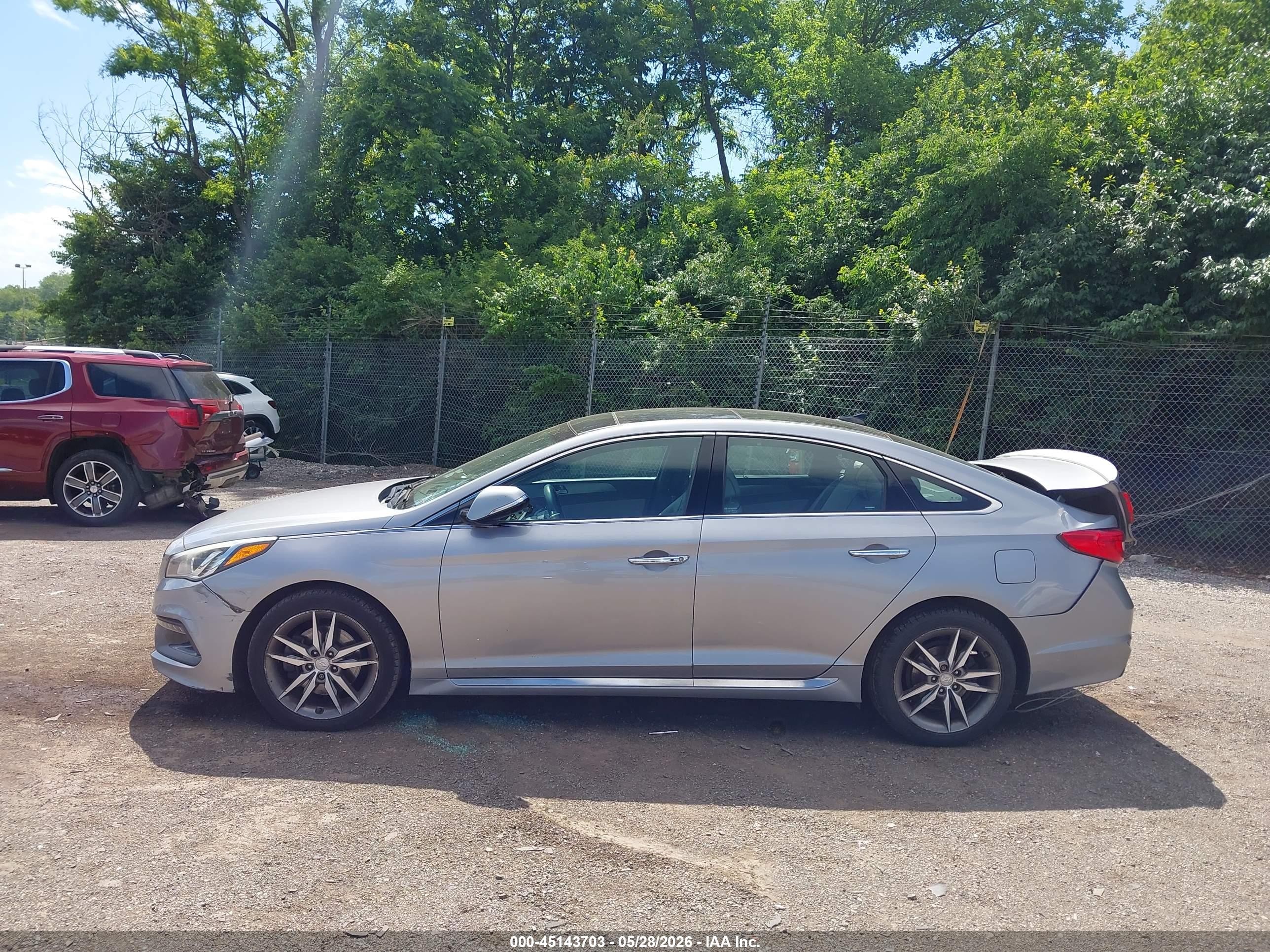 2015 Hyundai Sonata Sport 2.0t Серый vin: 5NPE34AB1FH038580