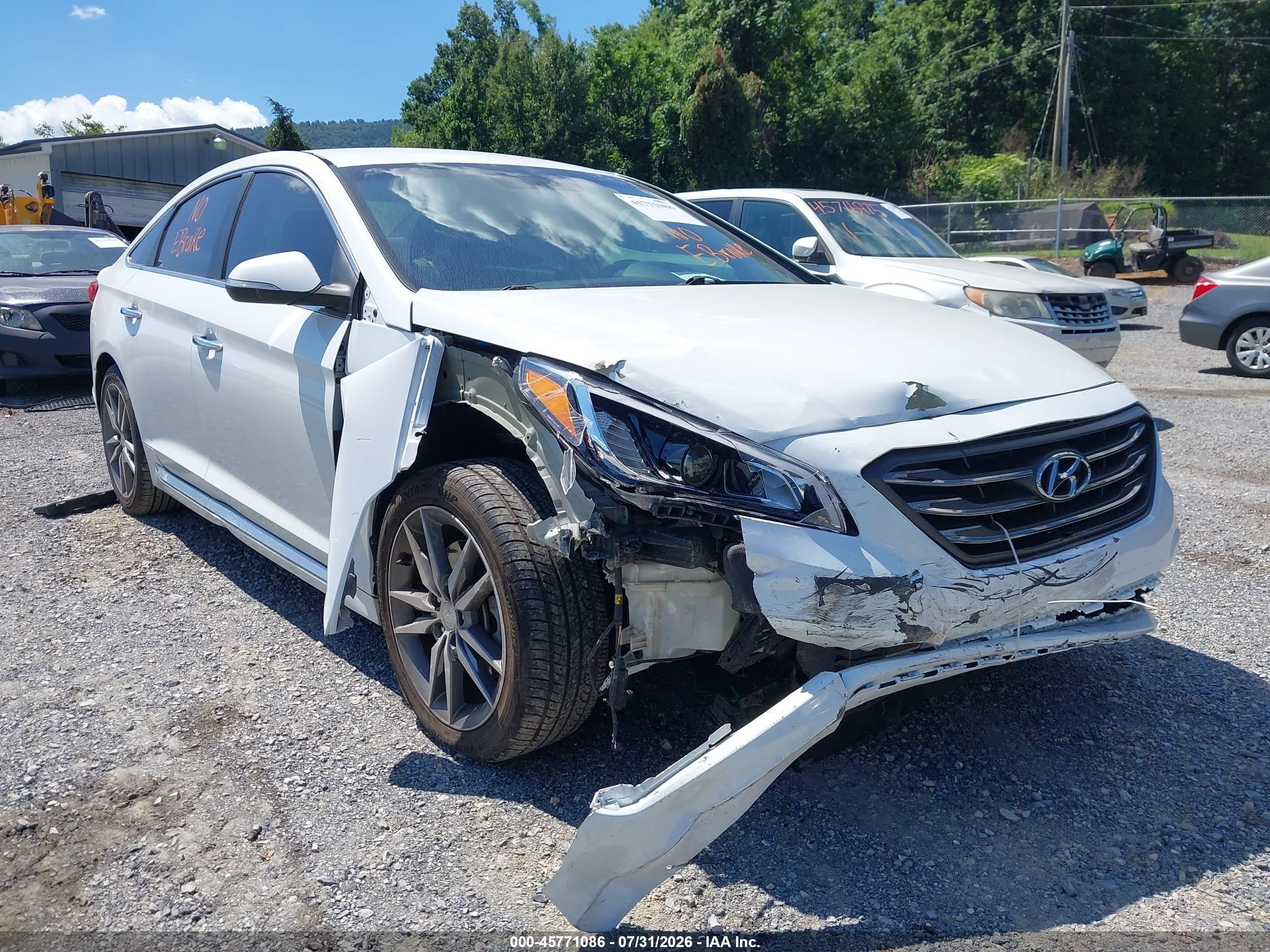 2015 Hyundai Sonata Sport 2.0t White vin: 5NPE34AB1FH090968