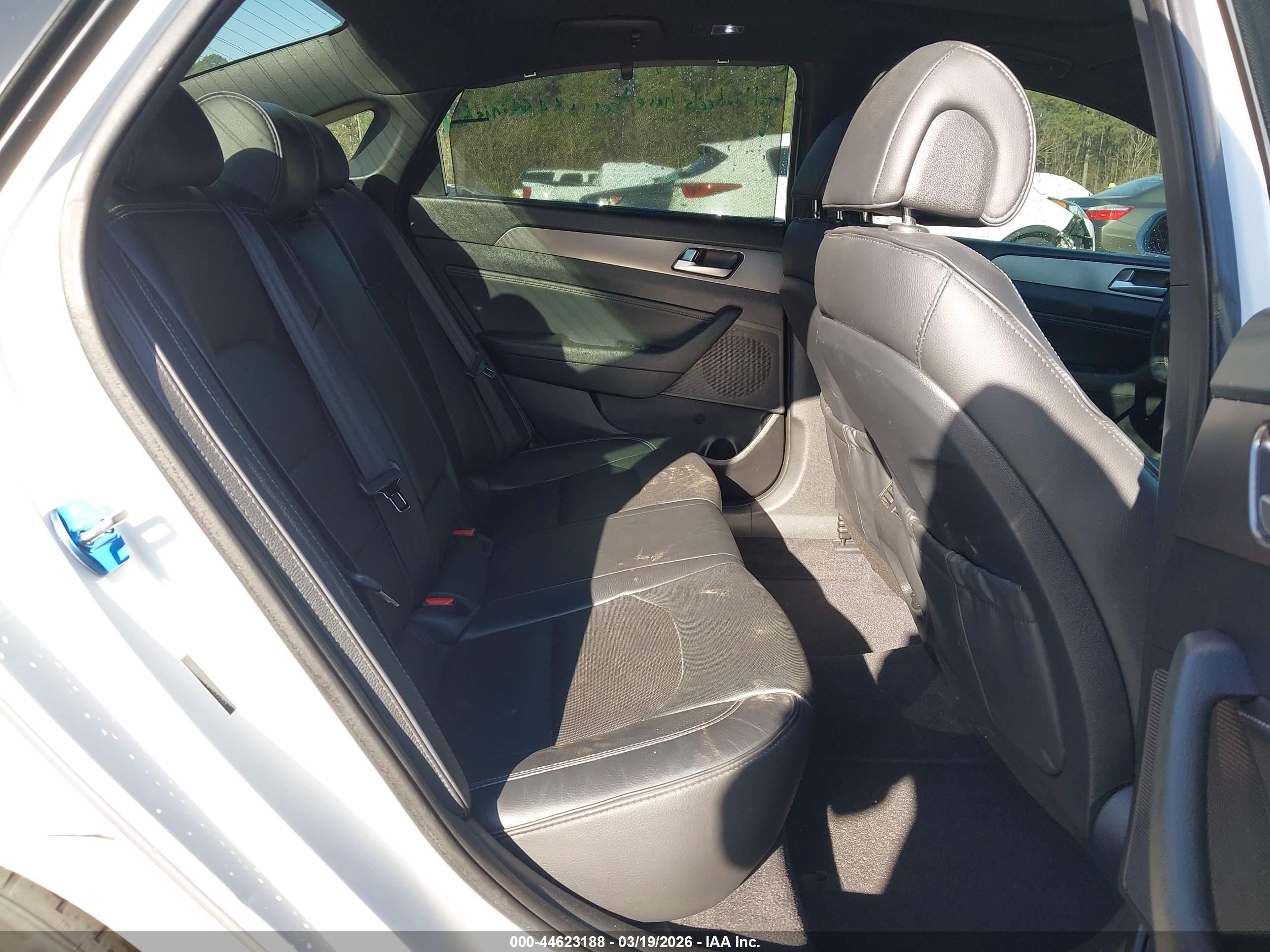 2015 Hyundai Sonata Limited 2.0t Белый vin: 5NPE34AB1FH253389