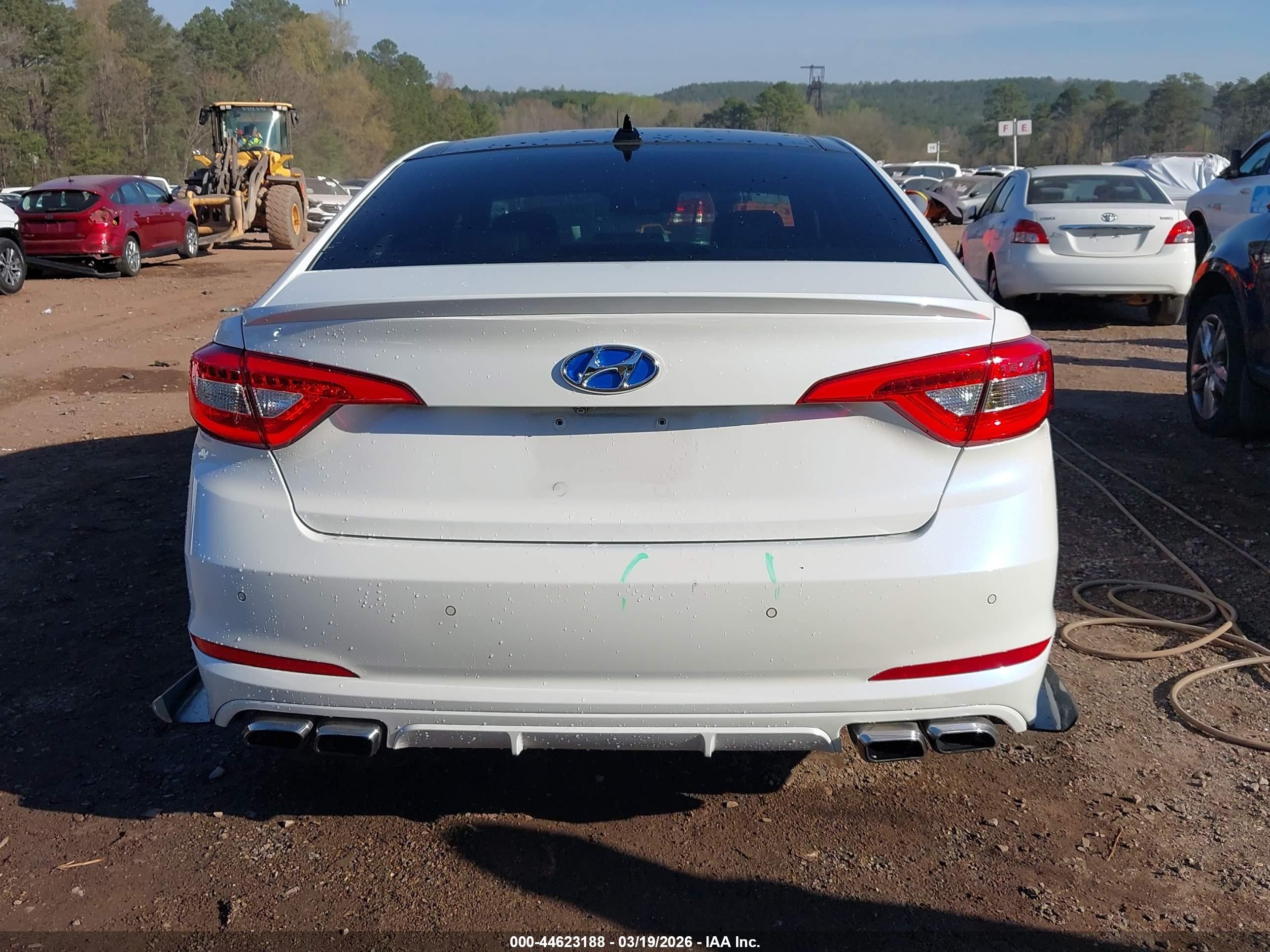 2015 Hyundai Sonata Limited 2.0t Белый vin: 5NPE34AB1FH253389