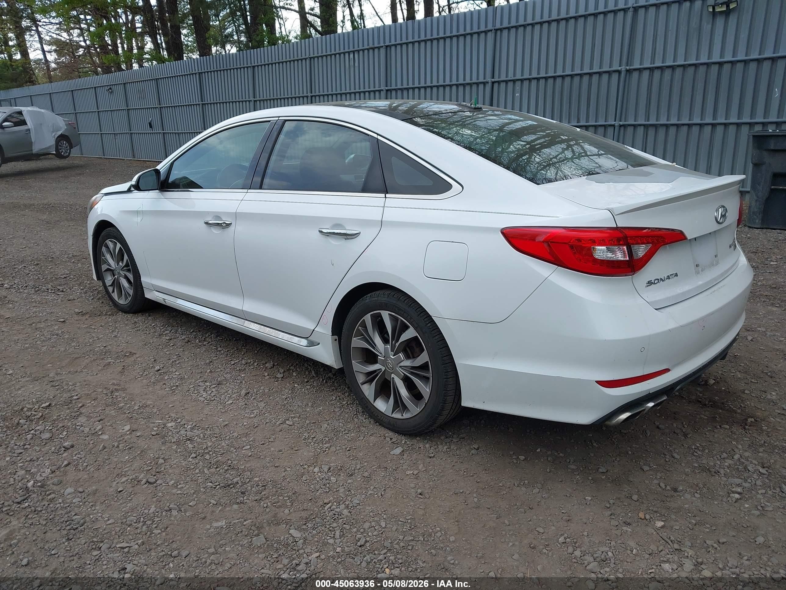2015 Hyundai Sonata Limited 2.0t White vin: 5NPE34AB2FH112525