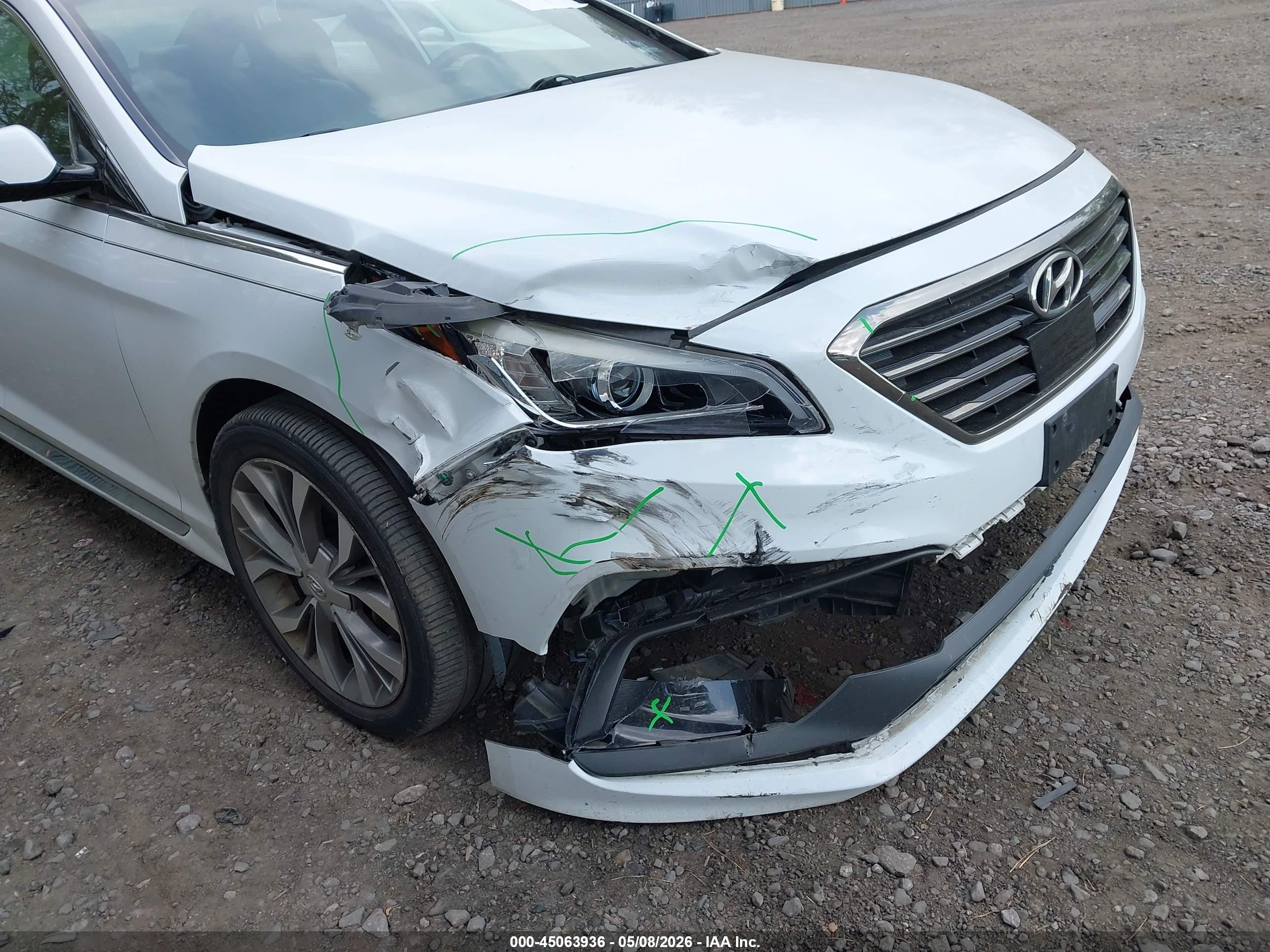 2015 Hyundai Sonata Limited 2.0t White vin: 5NPE34AB2FH112525
