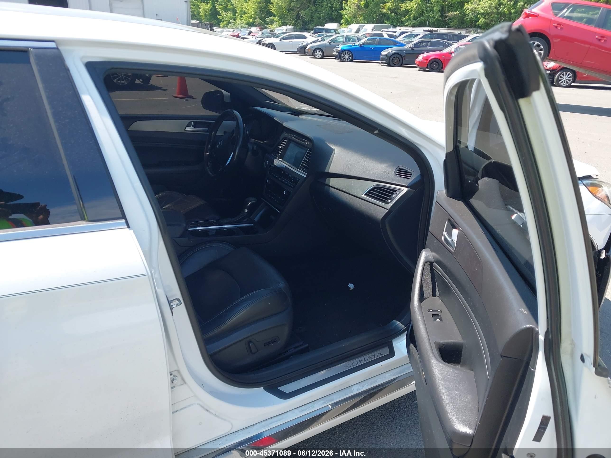 2015 Hyundai Sonata Limited 2.0t White vin: 5NPE34AB2FH126442