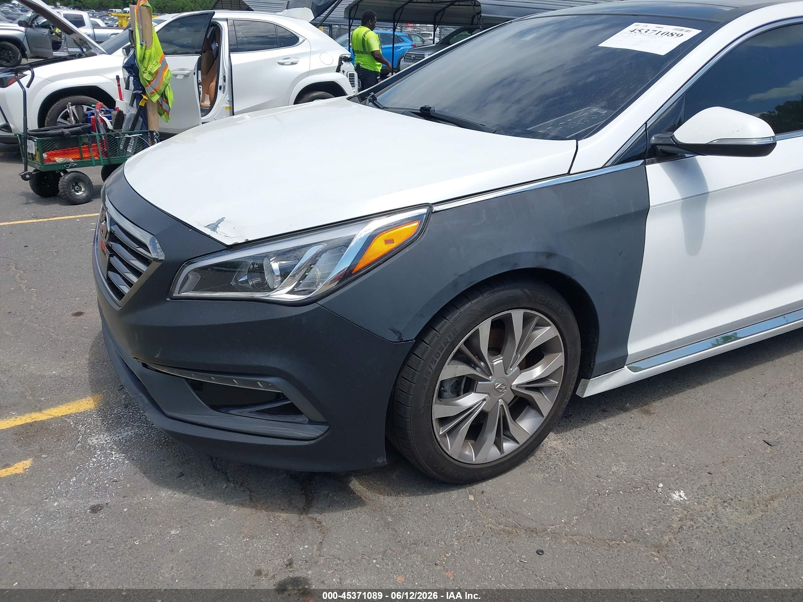 2015 Hyundai Sonata Limited 2.0t White vin: 5NPE34AB2FH126442