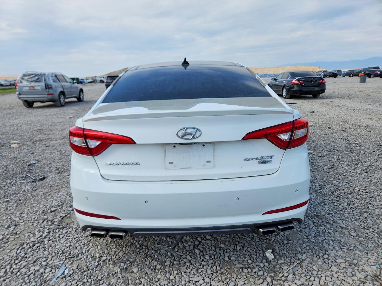 2015 Hyundai Sonata Limited 2.0t White vin: 5NPE34AB2FH147422